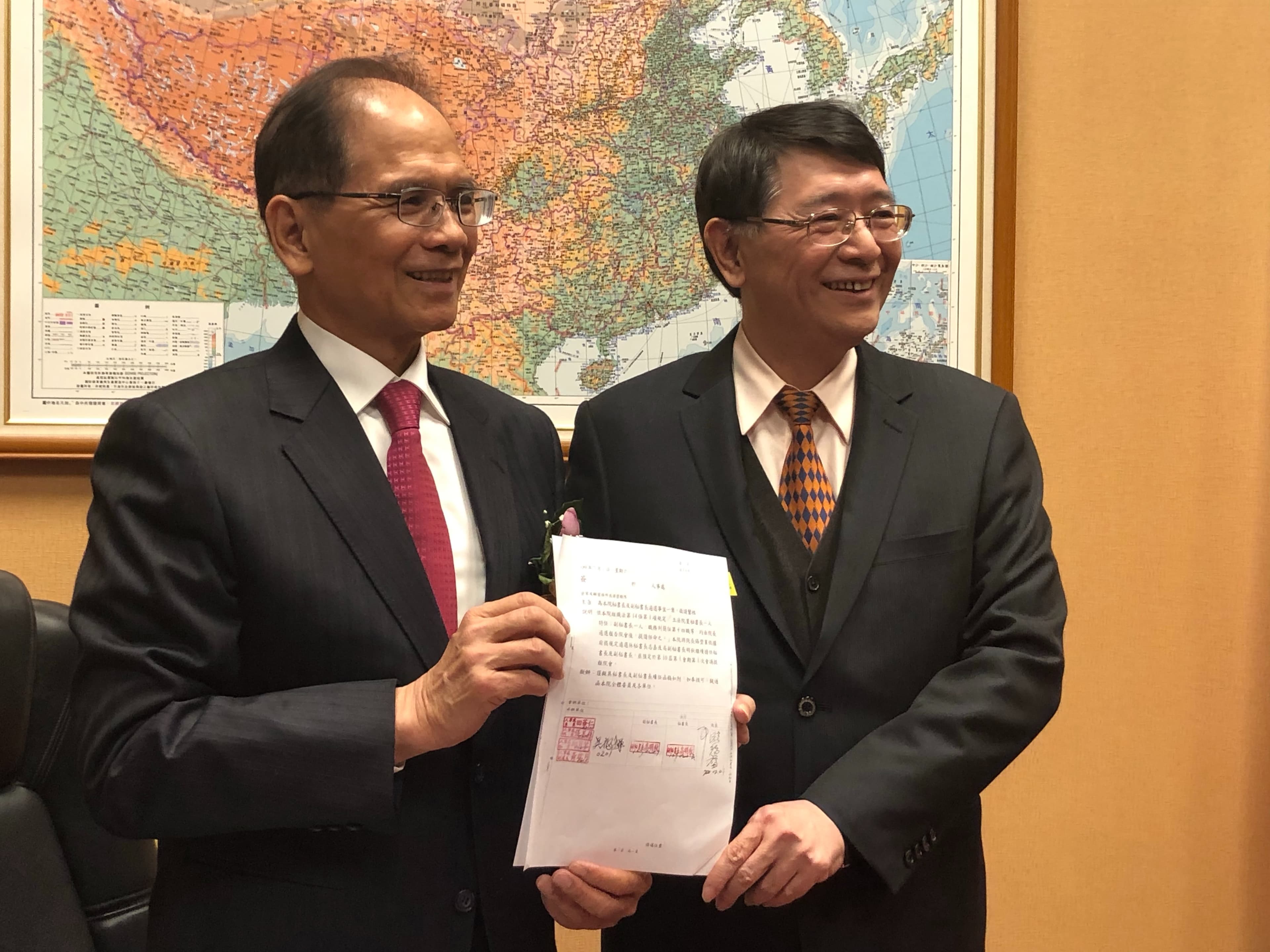 新任立法院長游錫堃就職後的首份公文,就是任命林志嘉擔任立法院祕書長。(立法院提供)