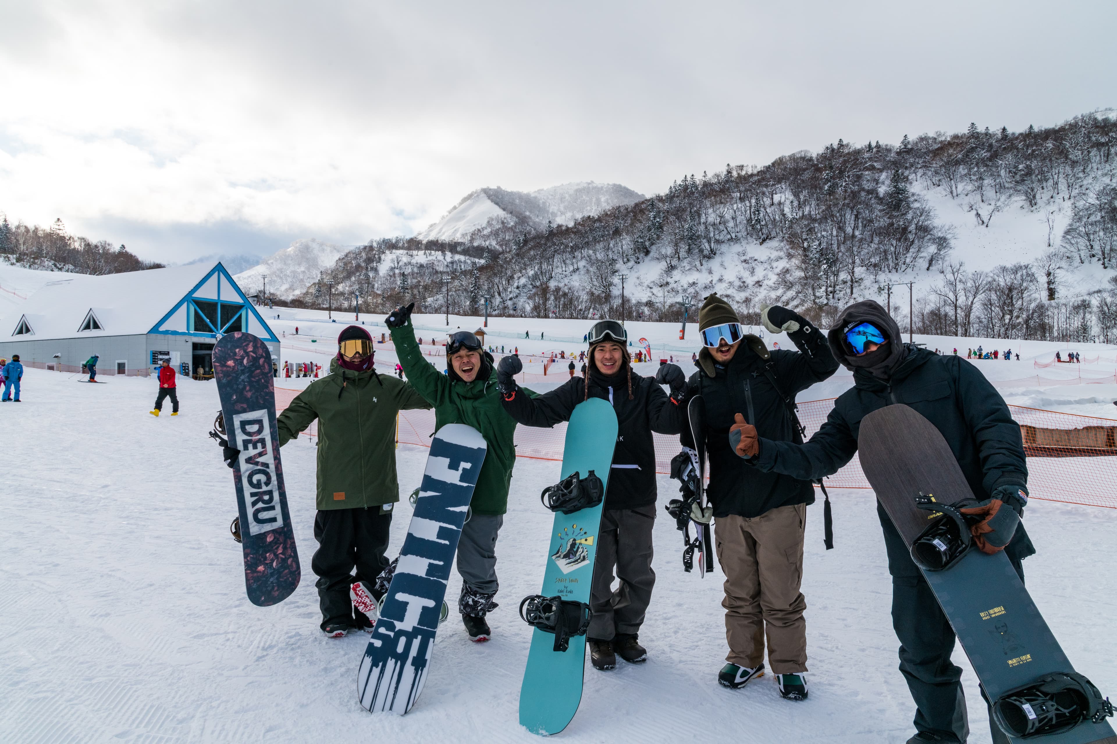 位在北海道的「Kiroro Resort」,被視為新興的滑雪天堂,吸引世界各地玩家來這滑雪。