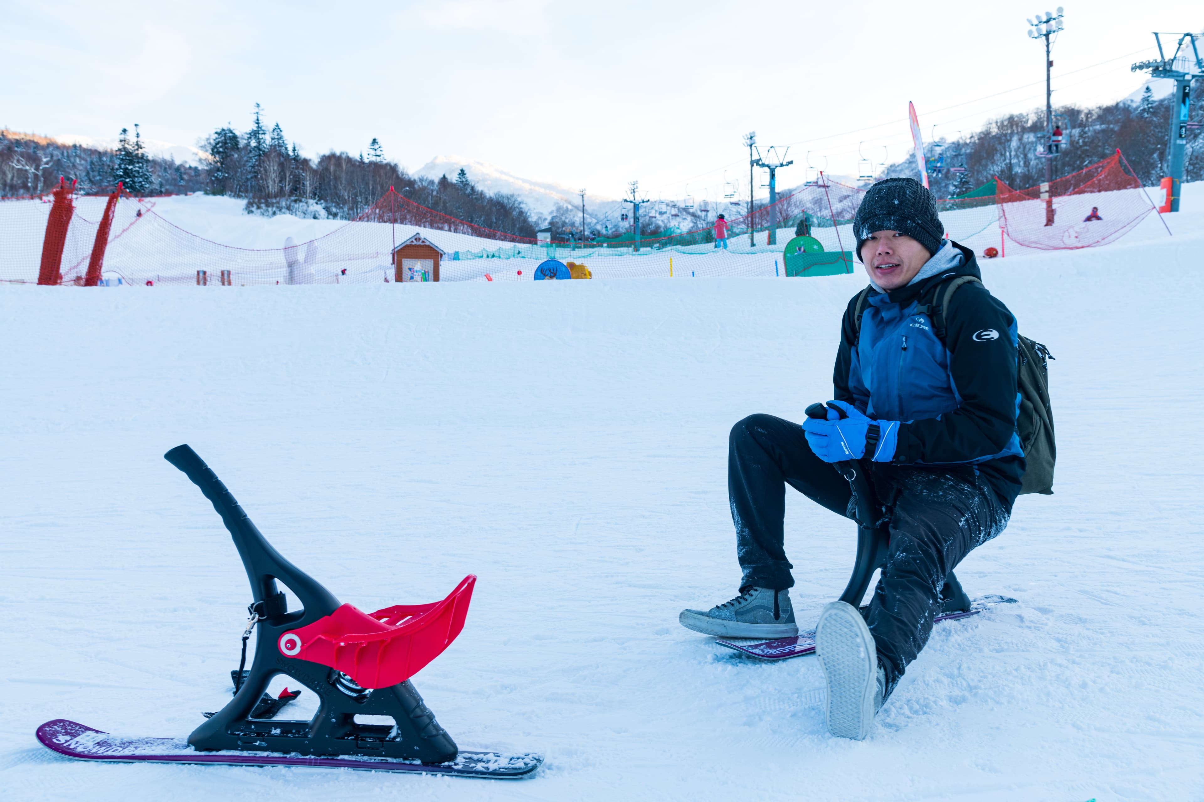 「Snow Drive」是最新的滑雪遊樂器材,容易上手,好玩又安全。(3小時2,000日圓,約NT$560)