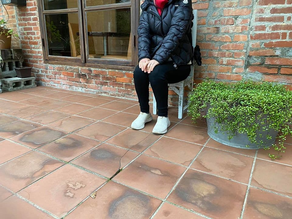 Selina分享勁寶為她拍攝的切頭照。(翻攝自Selina臉書)