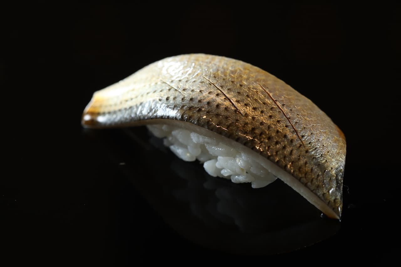 亮皮魚「小肌」彈脆酸津（9,800元套餐菜色）