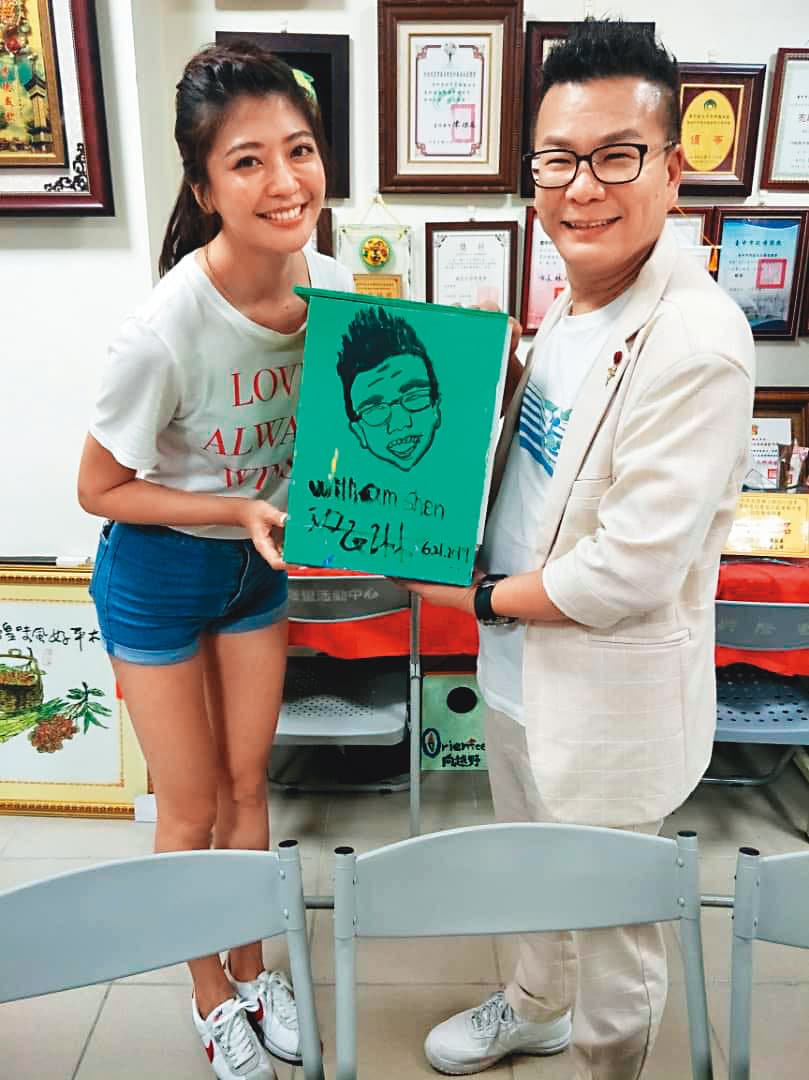 沈玉琳相當照顧新人陳育涵(左),圈內因而盛傳兩人有曖昧情。(翻攝自沈玉琳御林軍臉書)