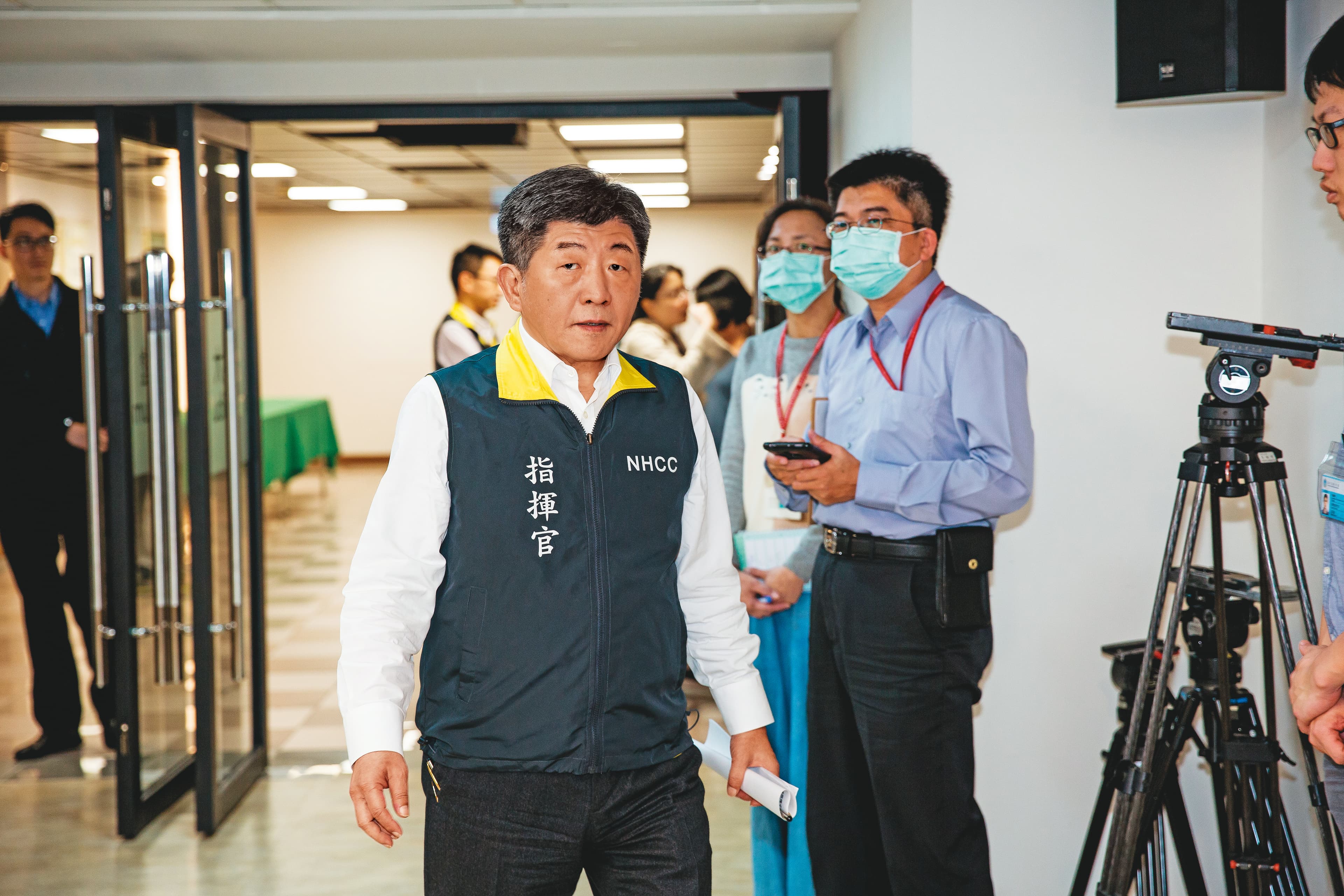 避免疫情從個案擴大為大規模社區傳播,府院祭出全面圍堵策略嚴防可能的破口。圖為陳時中。