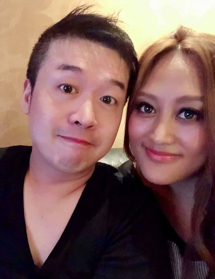家家的洪姓前男友在臉書貼出兩人親密合照,打臉家家及其公司對兩人分手始末的說法。(翻攝自Kevin臉書)