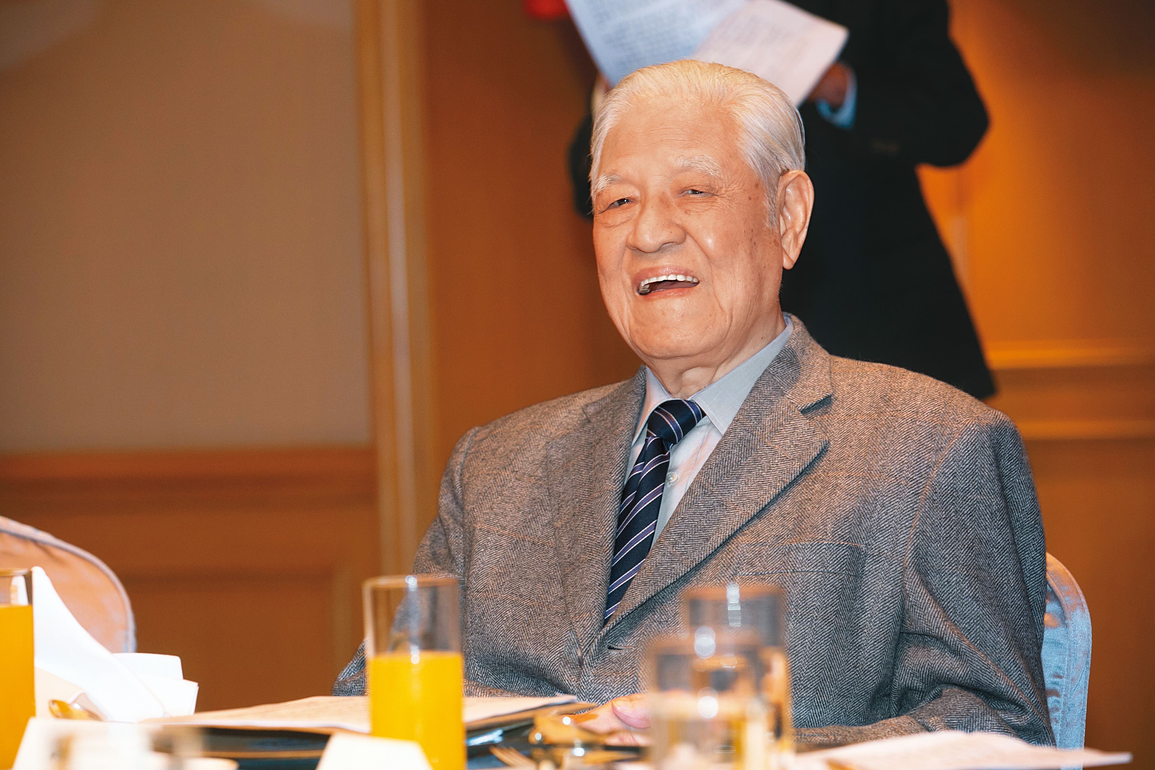 前總統李登輝的一生,見證台灣近代變遷。照片為2016年11月他出席公開活動時的身影。