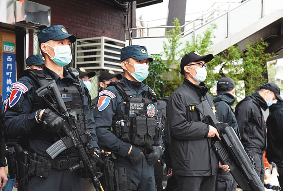 警政署解釋,因配合武漢肺炎防疫工作,才暫緩人事調整案。(翻攝臺北波麗士臉書)