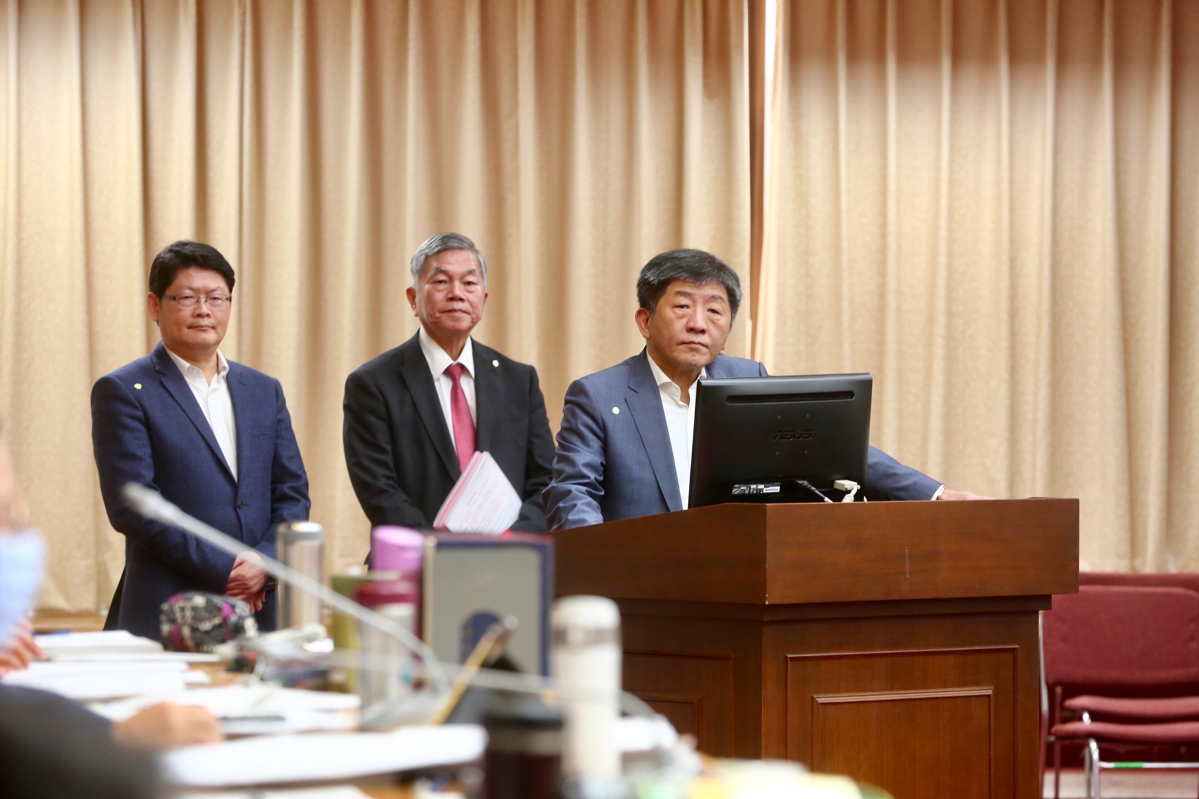 衛福部長陳時中備詢。