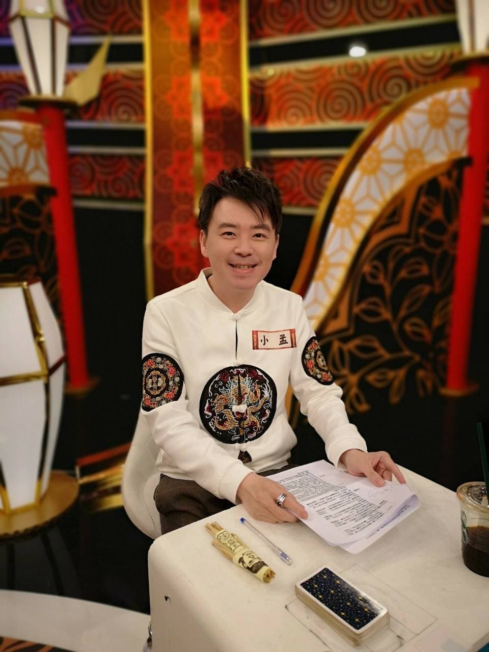 劉真目前病況危急,知名塔羅牌老師小孟占卜算出,劉真目前狀況抽到「吊人牌正位」,顯示還在與病魔搏鬥。(小孟)
