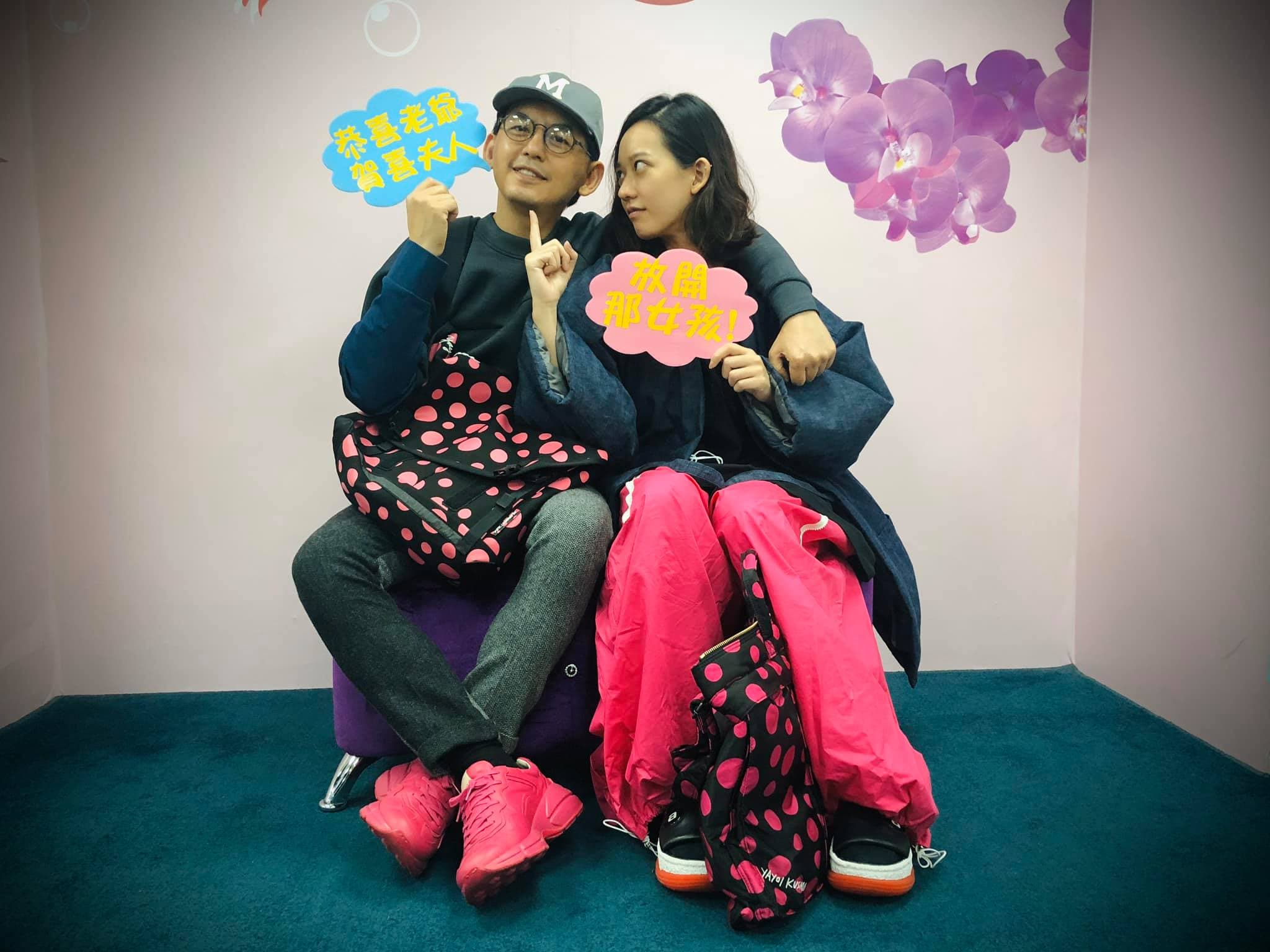黃子佼與孟耿如臉書上公開登記喜訊，孟耿如溫暖地說，會繼續把愛帶給大家。（翻攝自孟耿如臉書）