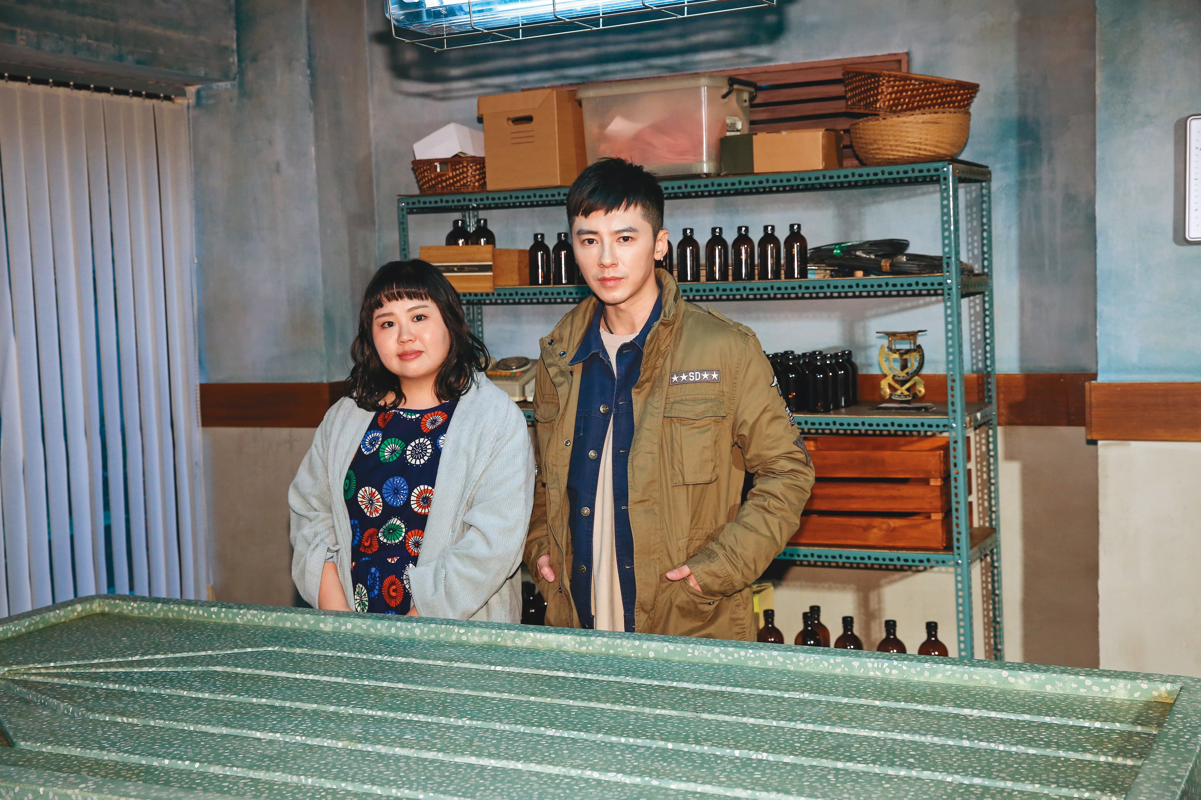 在《靈異街11號》中搭檔李國毅(右),大文(左)自認有更多不同的演出表現。