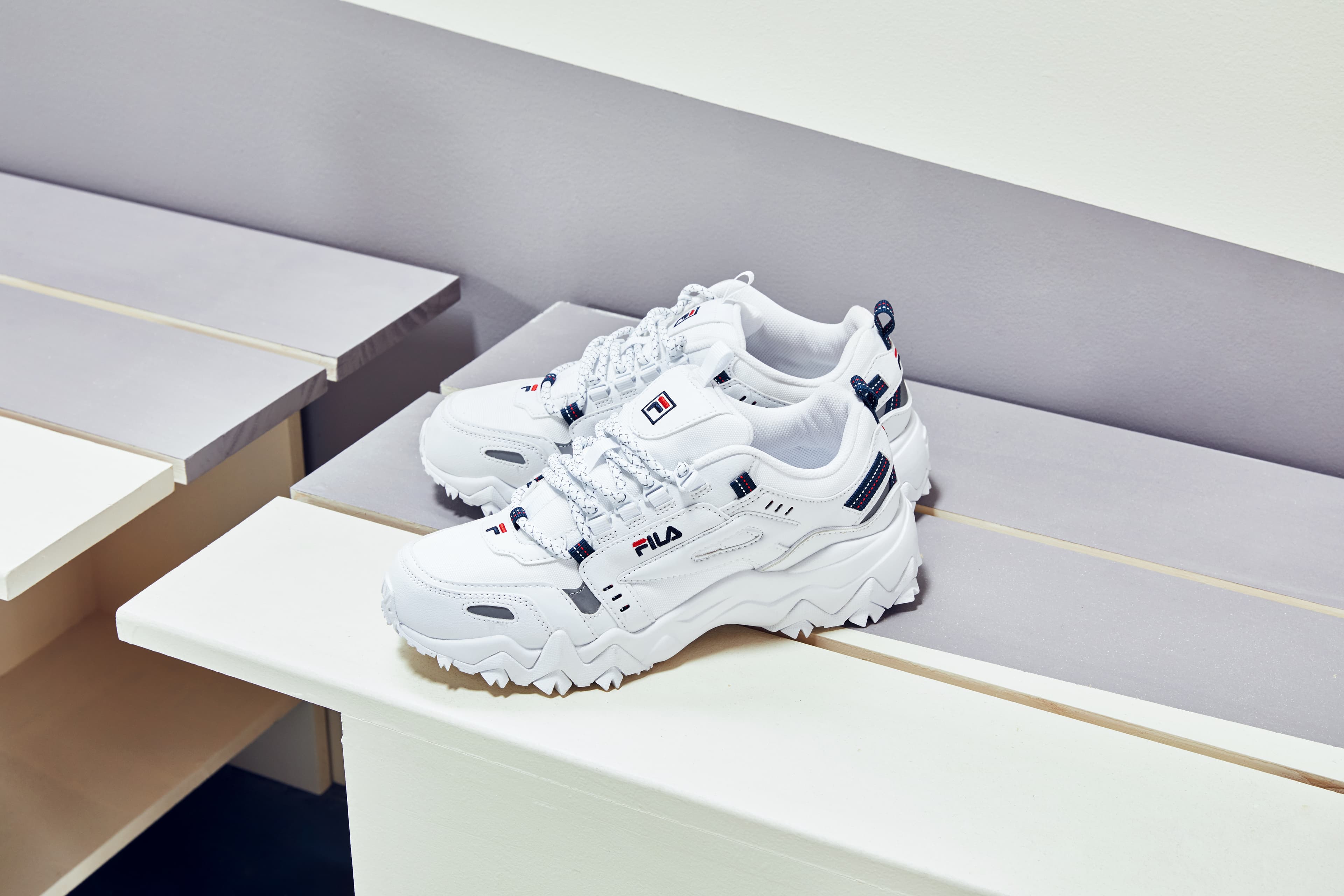 全白色OAKMONT TR老爹鞋。NT$2,480(FILA TAIWAN提供)