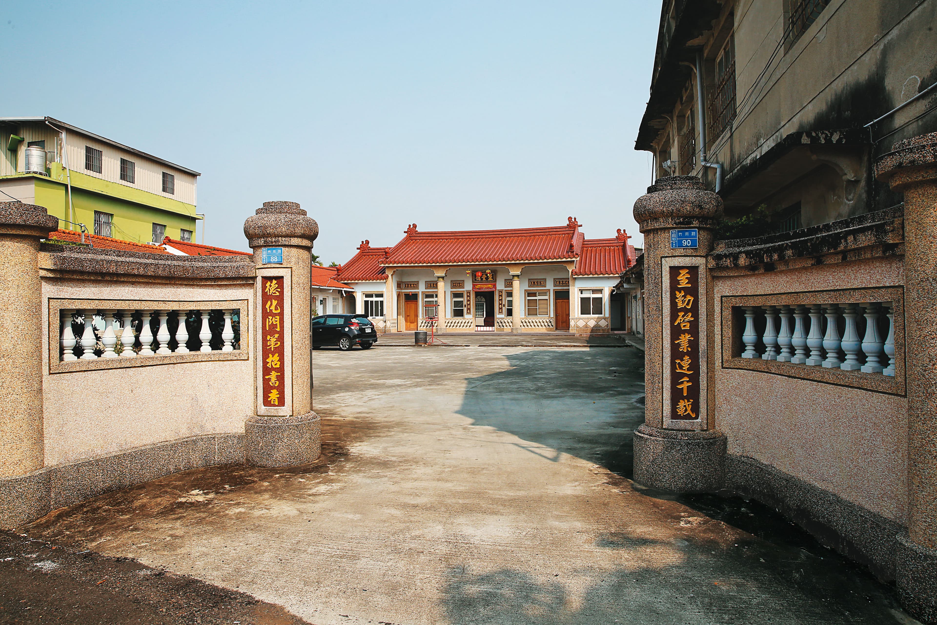 萬家香創辦人吳文華是屏東竹南村的子弟,至今祖厝(圖)仍保留他的房間。