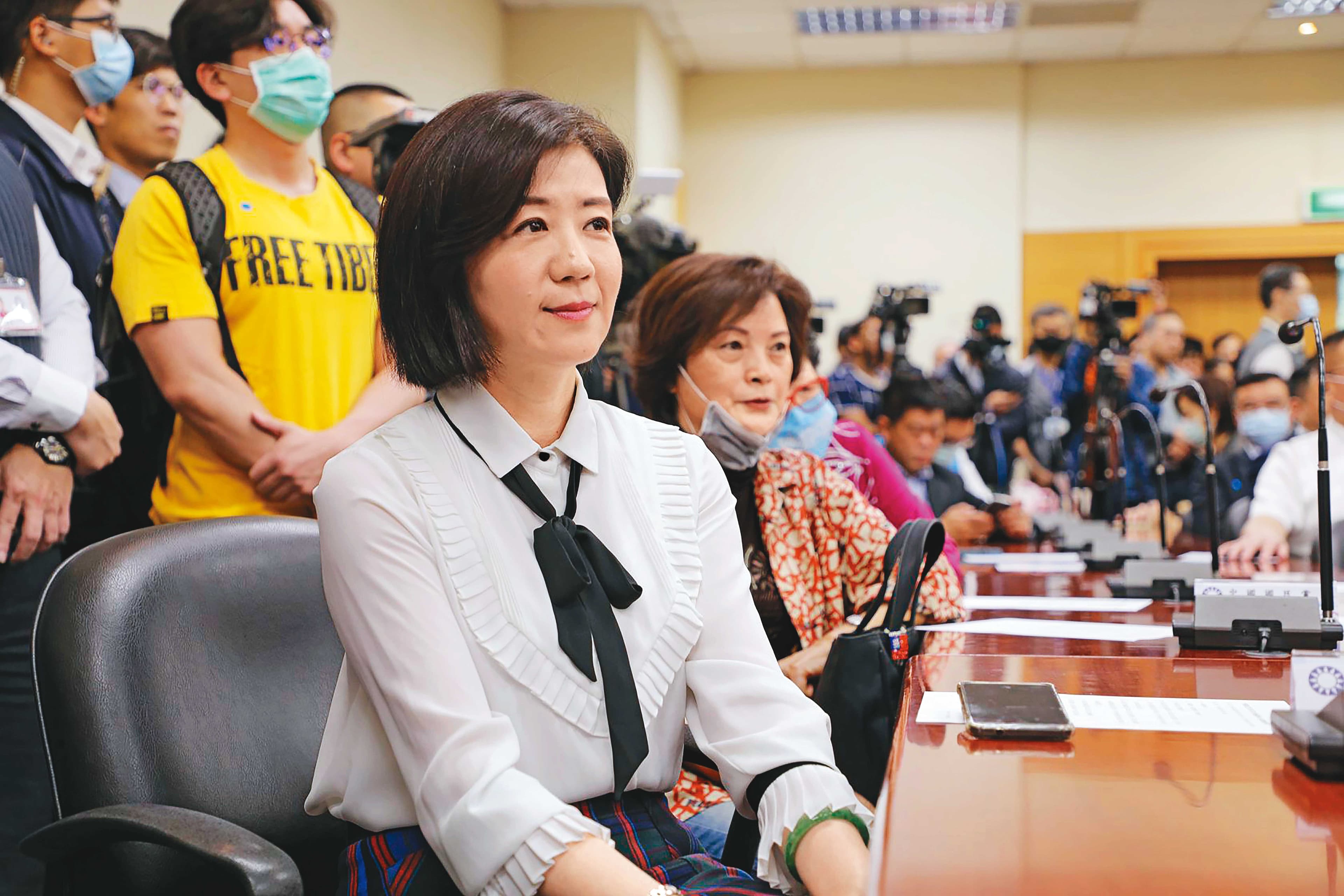 過去在立法院就與江啟臣熟識的王育敏,有望繼續留任文傳會主委。(翻攝王育敏臉書)