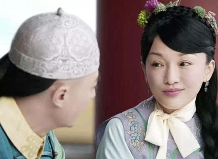 周迅之前在《如懿傳》從少女演到中年，許多人大呼少女時期的周迅很出戲。（愛奇藝）