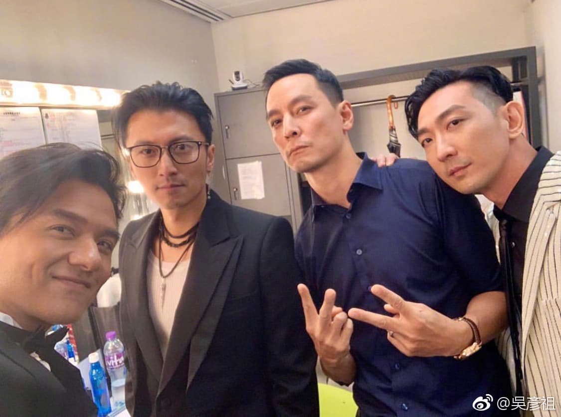 去年吳彥祖與馮德倫、謝霆鋒等人在香港電影金像獎重聚,引起一波回憶殺。(吳彥祖微博)
