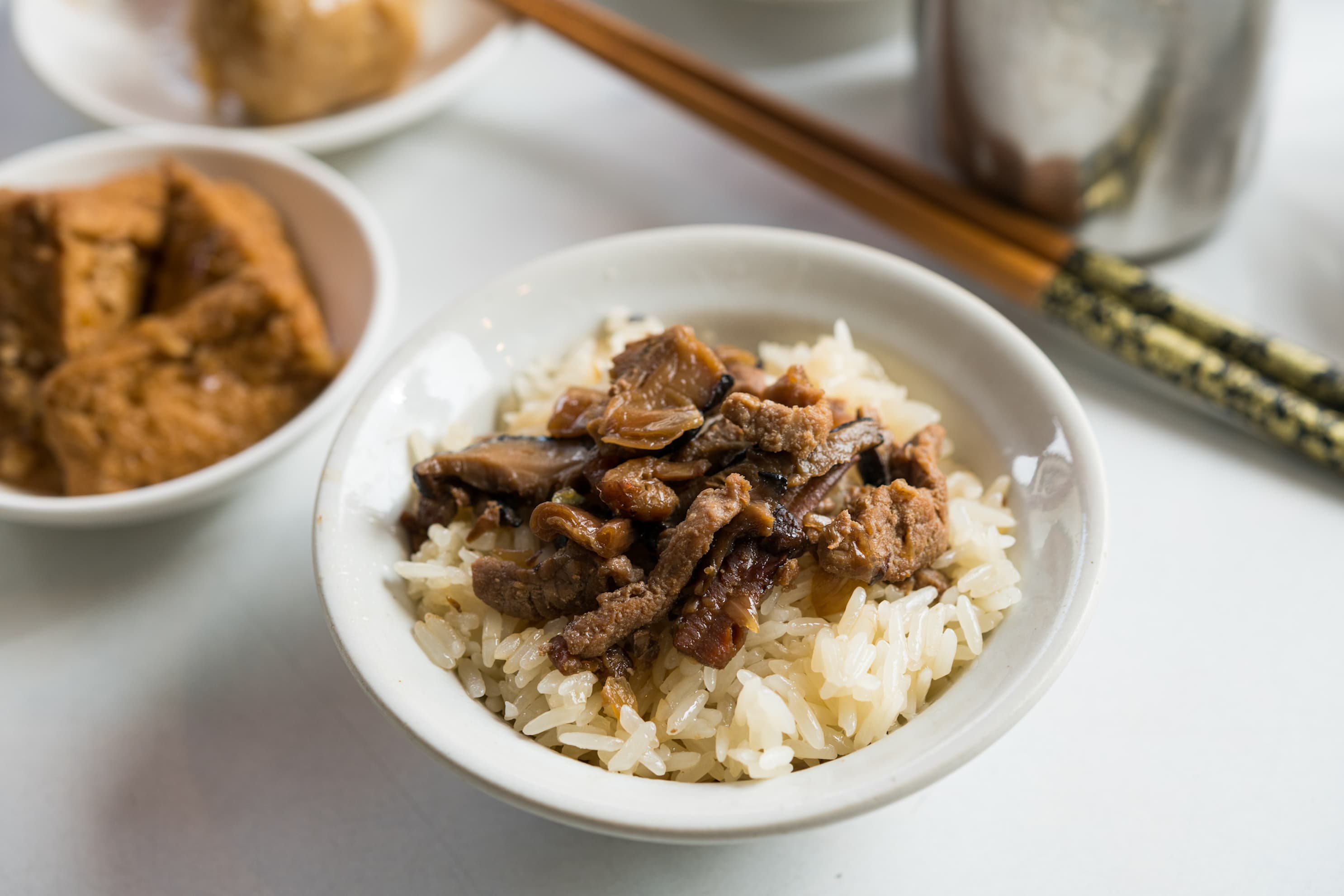 油飯的炒料香而不膩。(35元/碗)