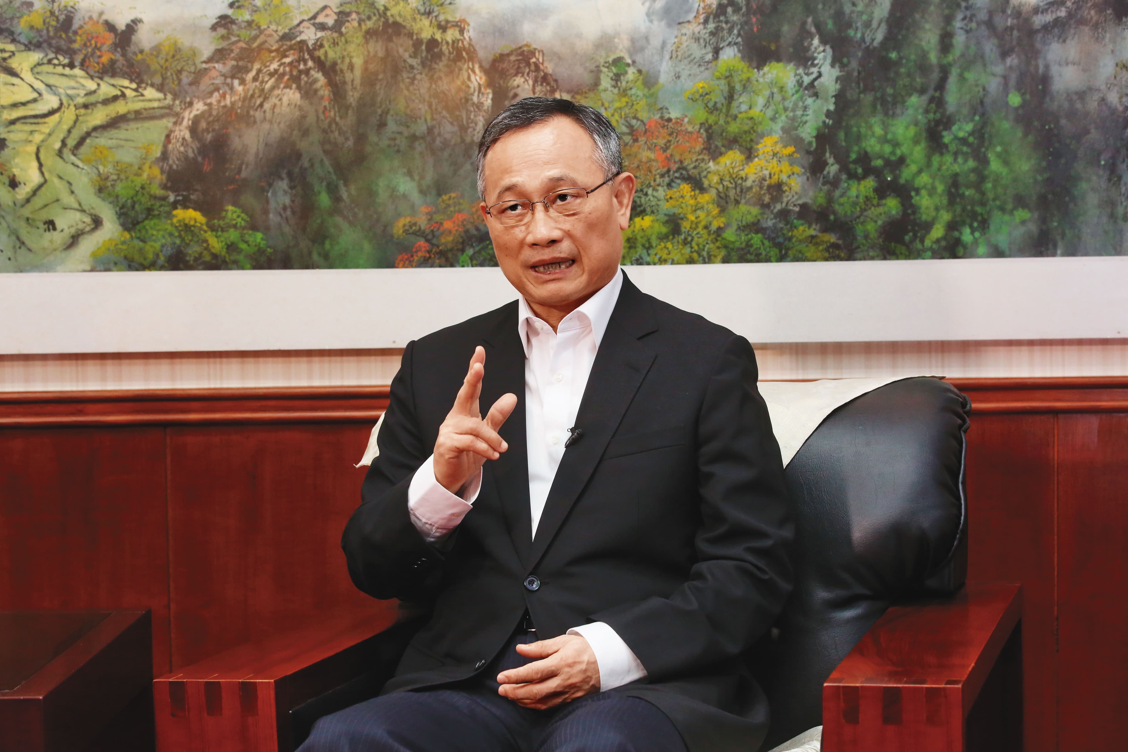 警政署長陳家欽表示,警方以偵辦重大刑案的態度看待防疫工作。