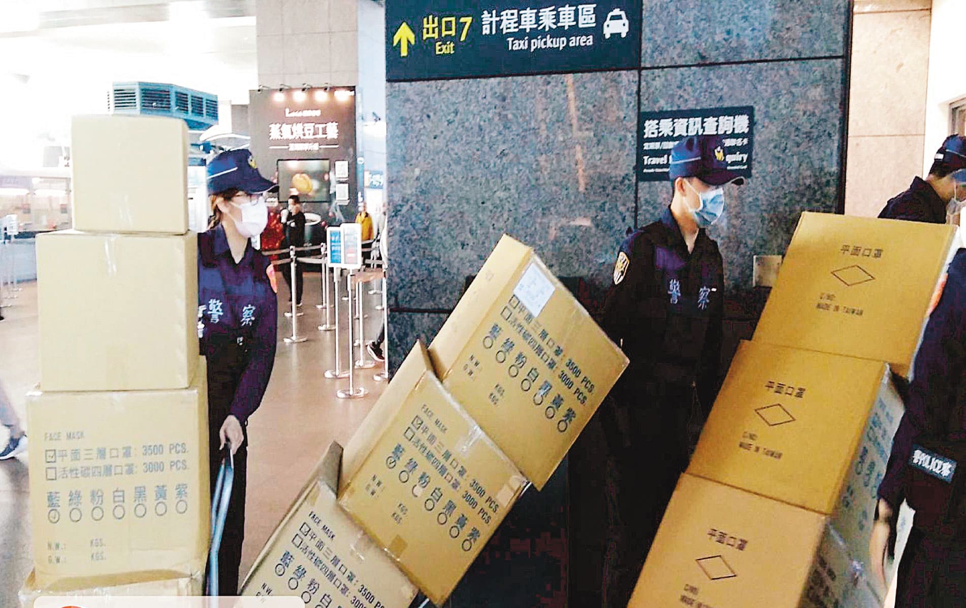警方的口罩由警政署統一發放到各個單位,確保所有同仁都有得戴。(翻攝警政署臉書)