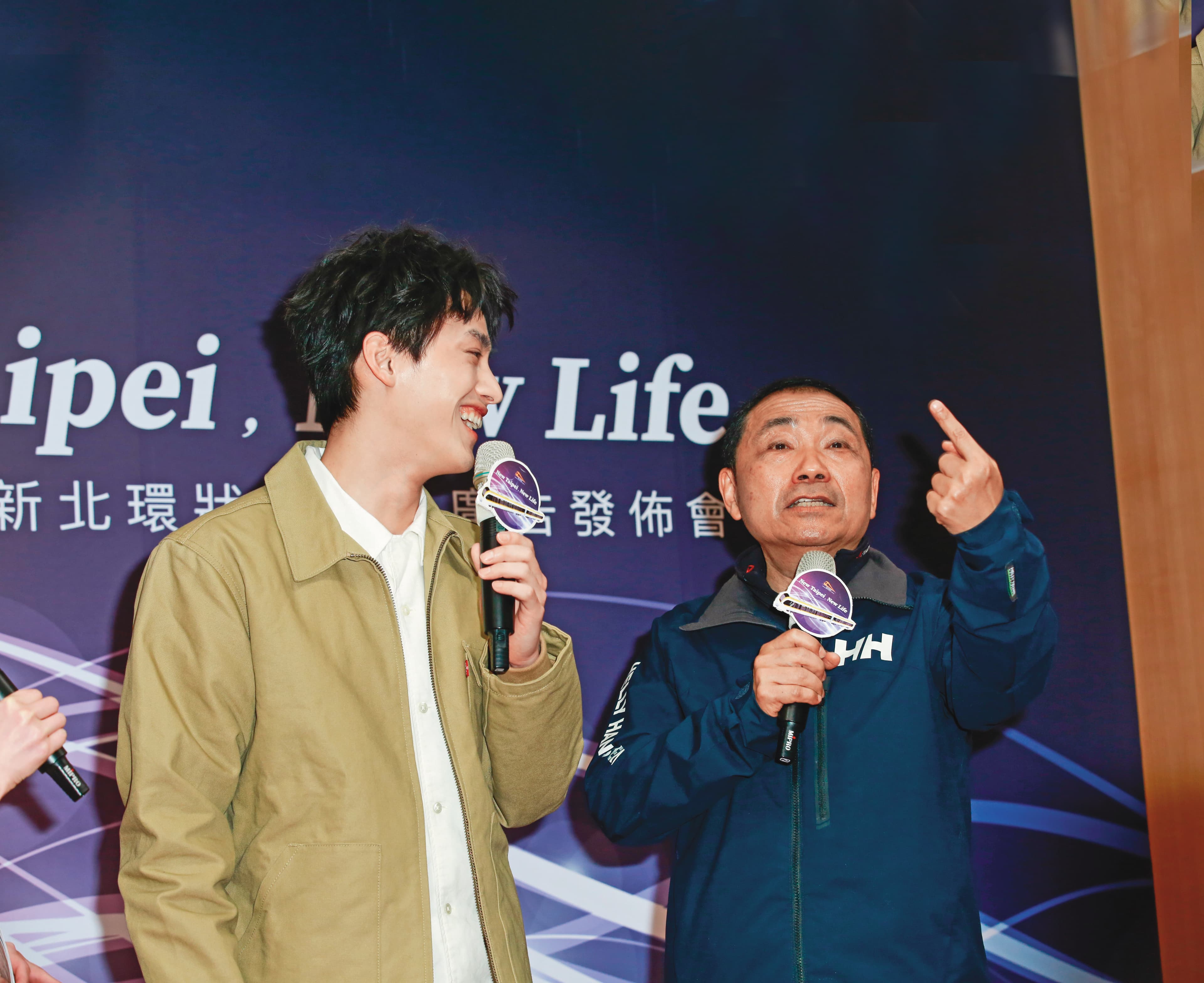 范少勳(左)擔任稱職配角,侯友宜(右)防疫不遺餘力,政策頗受外界討論。他之前跟柯文哲碰面,討論雙北該如何工作,卻被形容他大大搶了柯文哲的話語權。