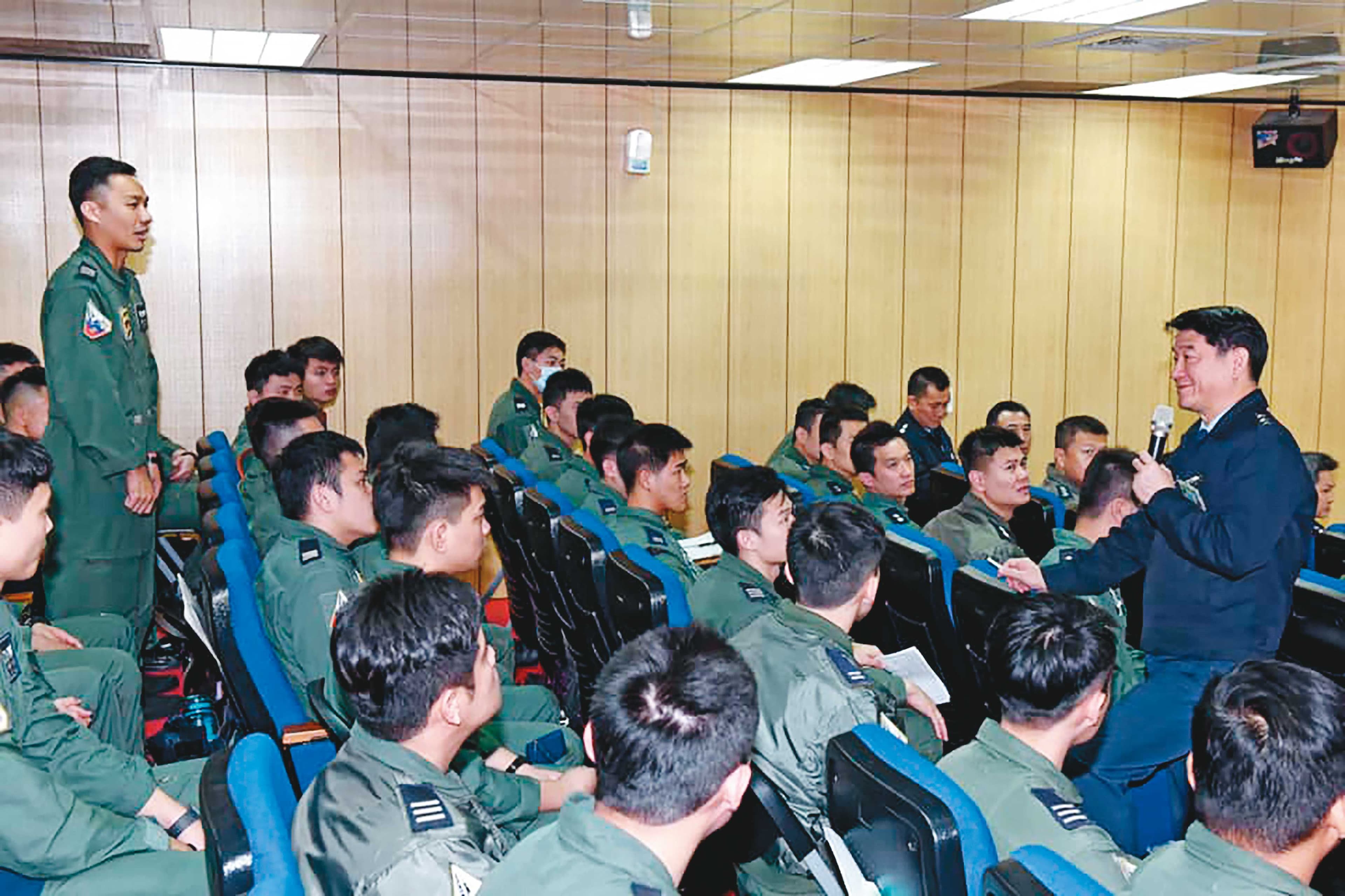 軍方一再宣導誤餐費規定,但空軍司令部仍有部分軍士官知法犯法。(圖非當事人,翻攝空軍司令部臉書)