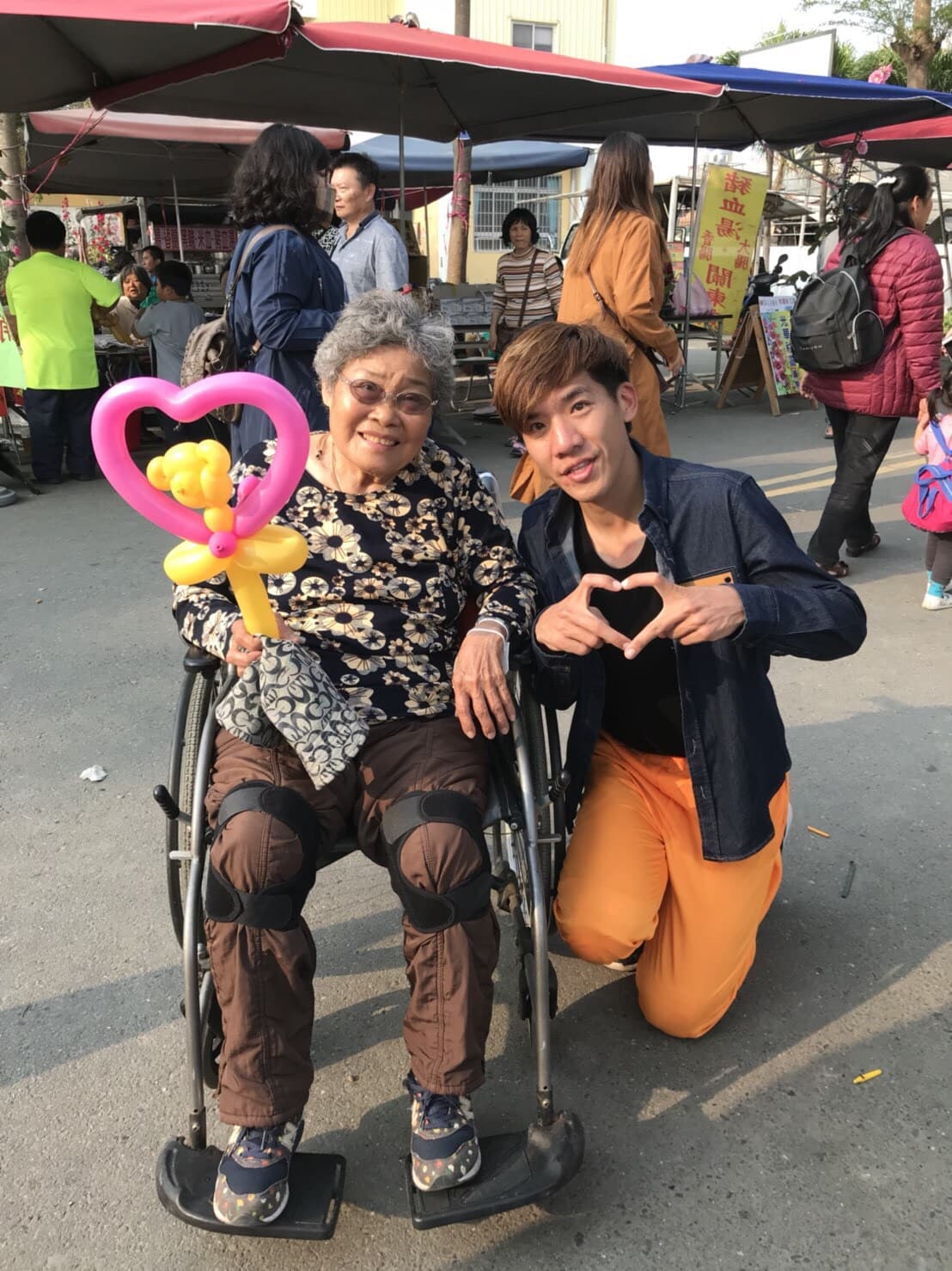 藉由表演傳送正能量的兔兔,時常為觀眾帶來歡笑與幸福。(兔兔提供)