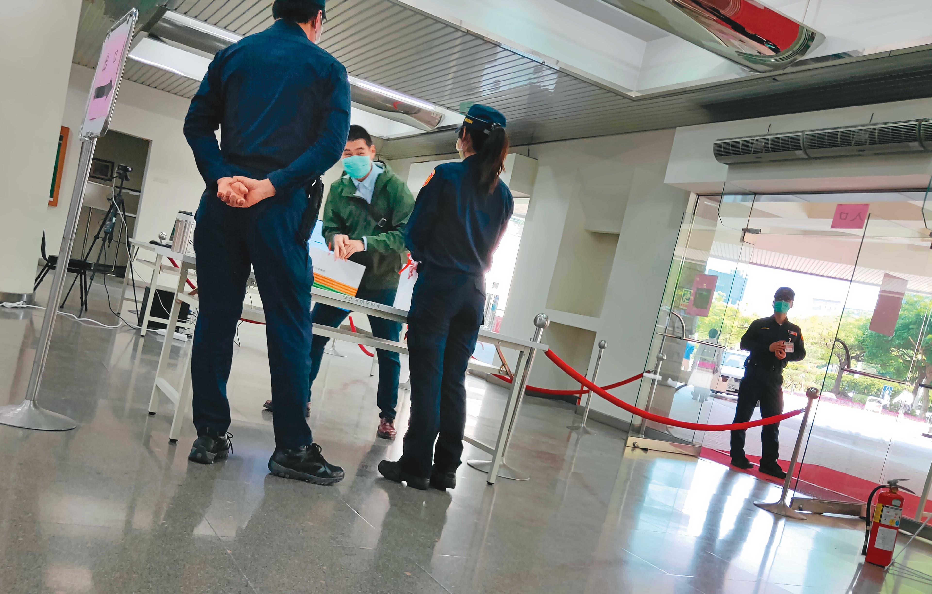 台北市議會駐警隊工作環境、內容單純,吸引不少人爭搶職缺。
