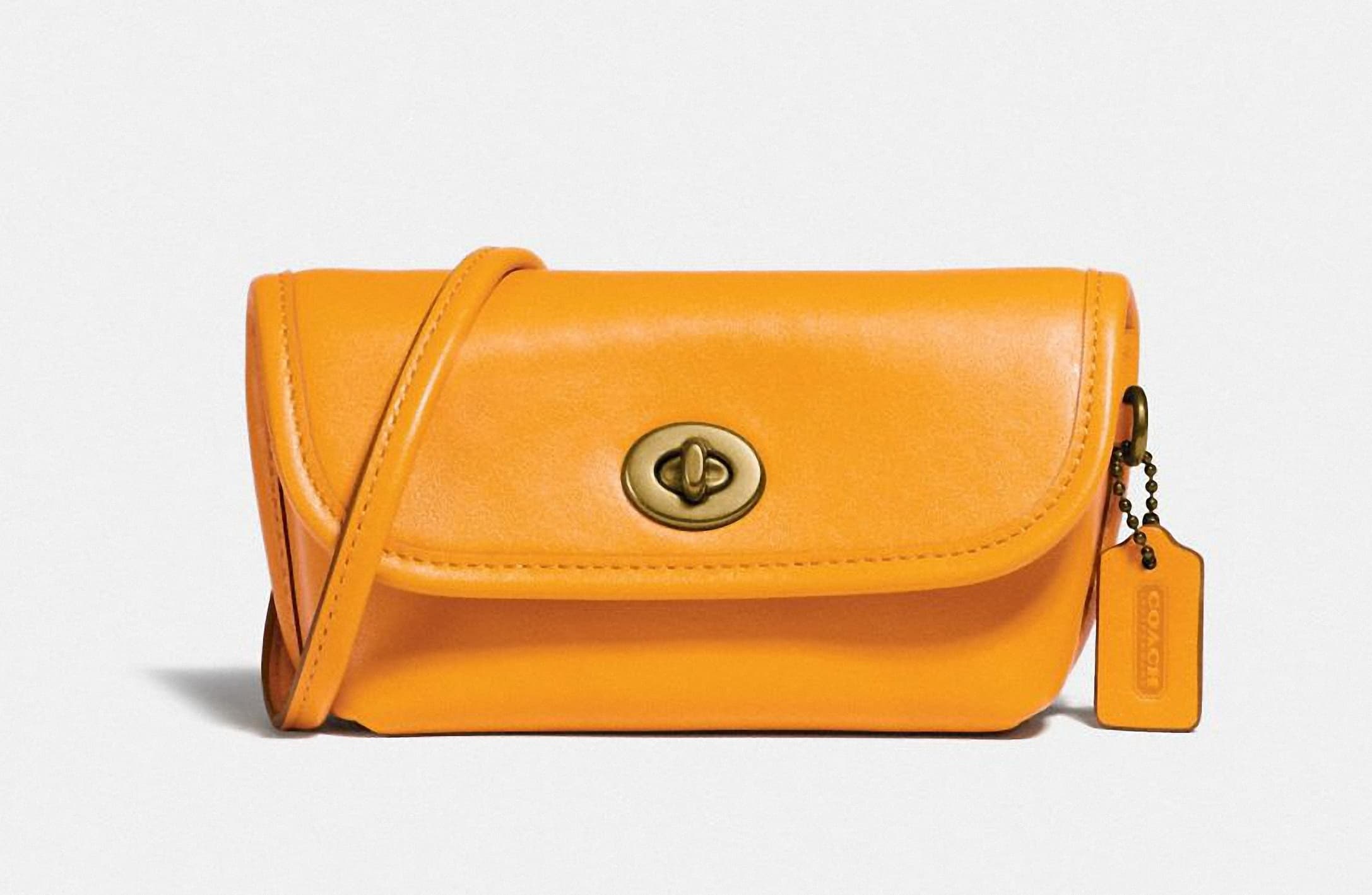 Originals Turnlock Flare腰包，NT$9,900。（COACH提供）