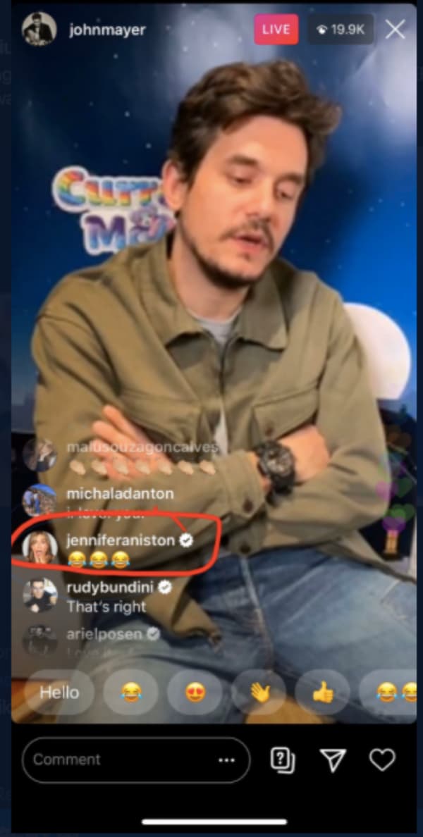 歌手約翰梅爾在Instagram直播，悼念已故歌手比爾威瑟斯，被網友發現珍妮佛安妮斯頓也在底下留言，留下三個哭泣的表情符號。（翻攝自推特）