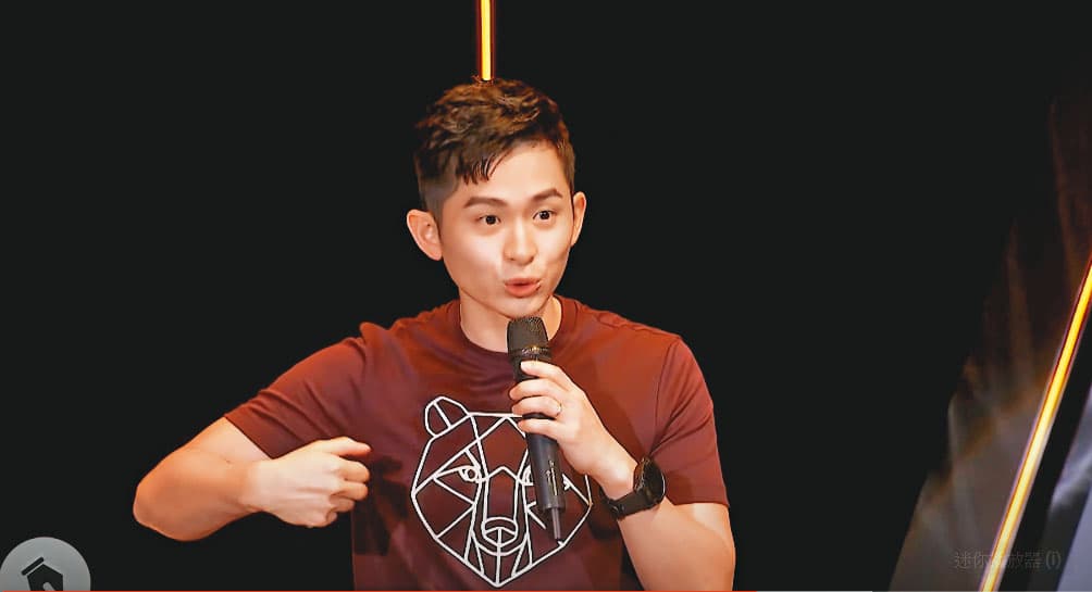 知名網紅博恩在脫口秀表演中自爆學生時期曾遭強暴。(翻攝博恩站起來YouTube)
