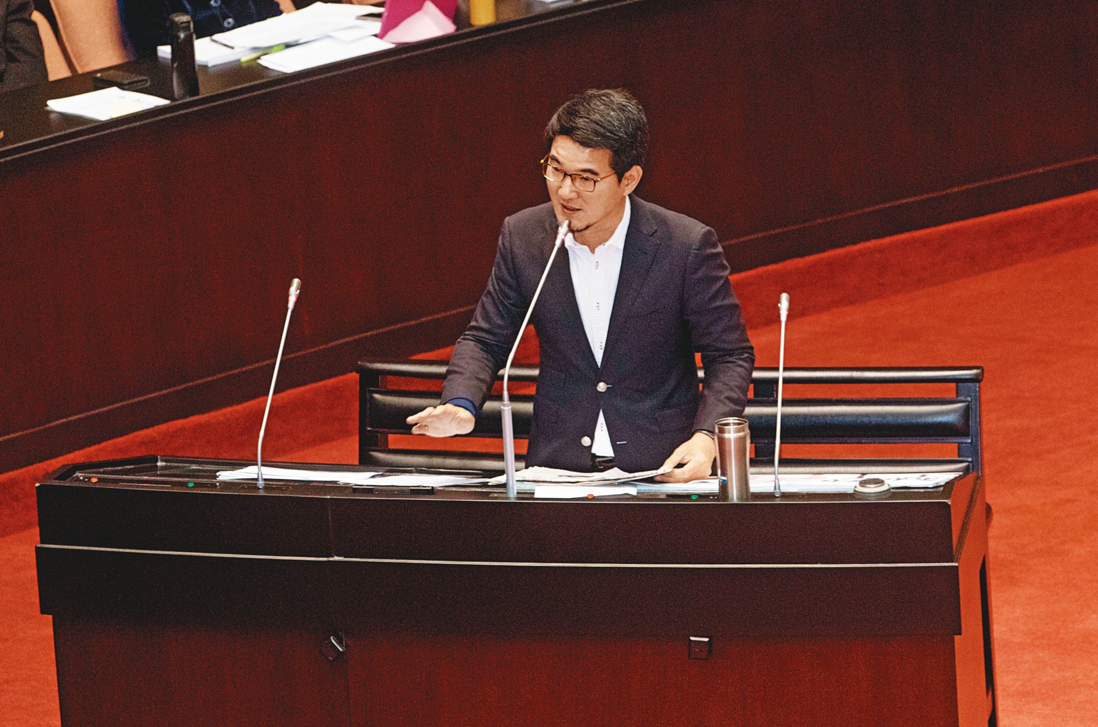 立委劉建國因喜克潰錠遭不當使用,提案凍結醫事司部分預算。