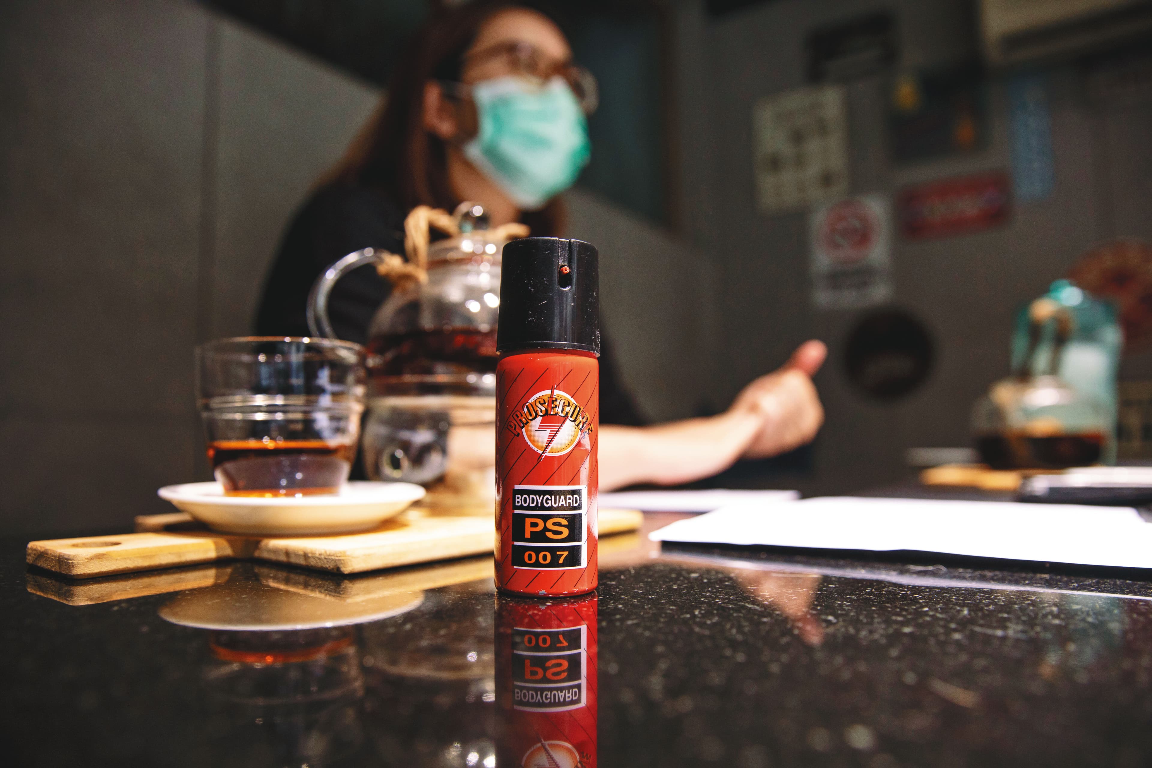 琪琪因為社工工作,變得異常警覺。她隨身攜帶防狼噴霧器,卻沒真正使用過,對她來說,這項防身武器,更像是一種心靈的支撐。