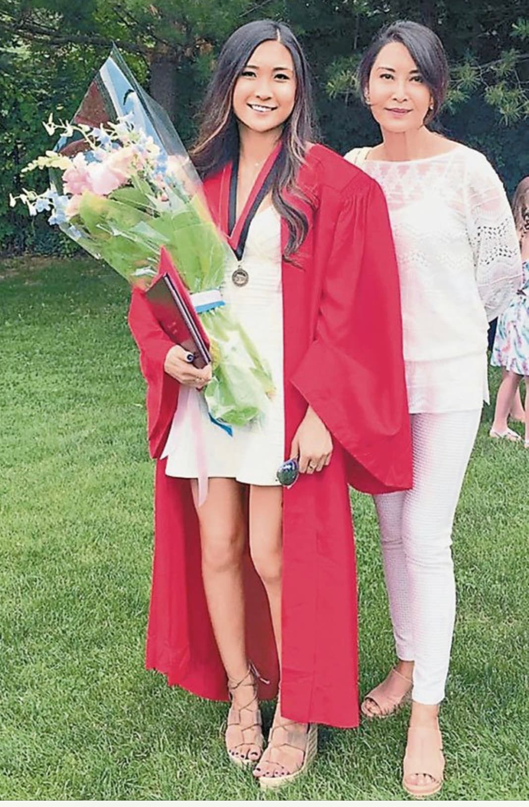 葉玉卿婚後育有1女2子,女兒如今也遺傳媽媽的好身材。(翻攝自新浪娛樂微博)