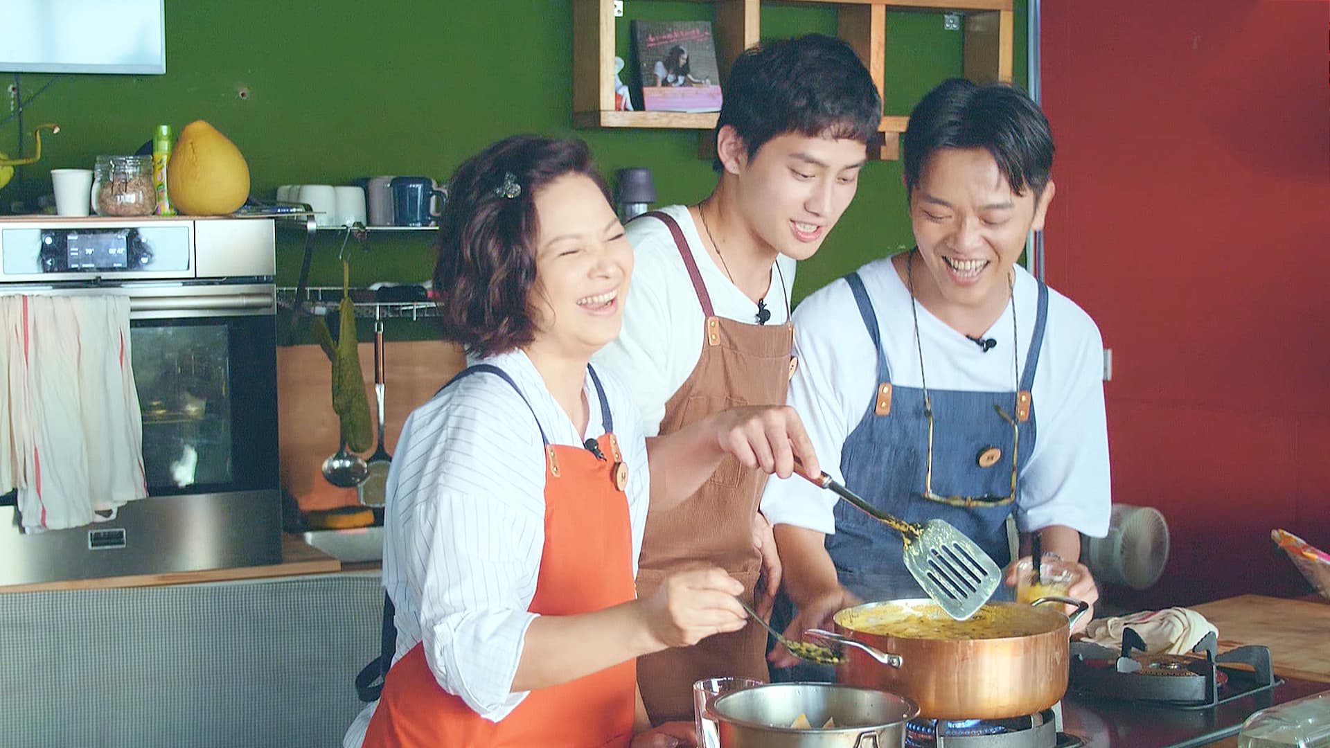 實境節目《阮三个》3位主持人相處像家人。(公視提供