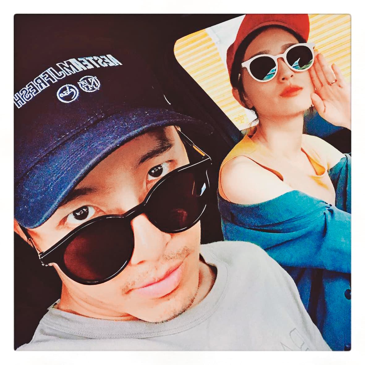 坤達(左)與柯佳嬿(右)2017年登記結婚,都是演員的2人拍照時也很愛演。(翻攝自坤達IG)