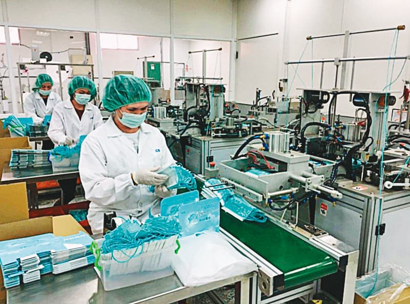 中衛是國內知名口罩大廠,加入國家隊後,每天可生產90萬片口罩,但日前險遭詐騙上萬口罩。(中衛提供)
