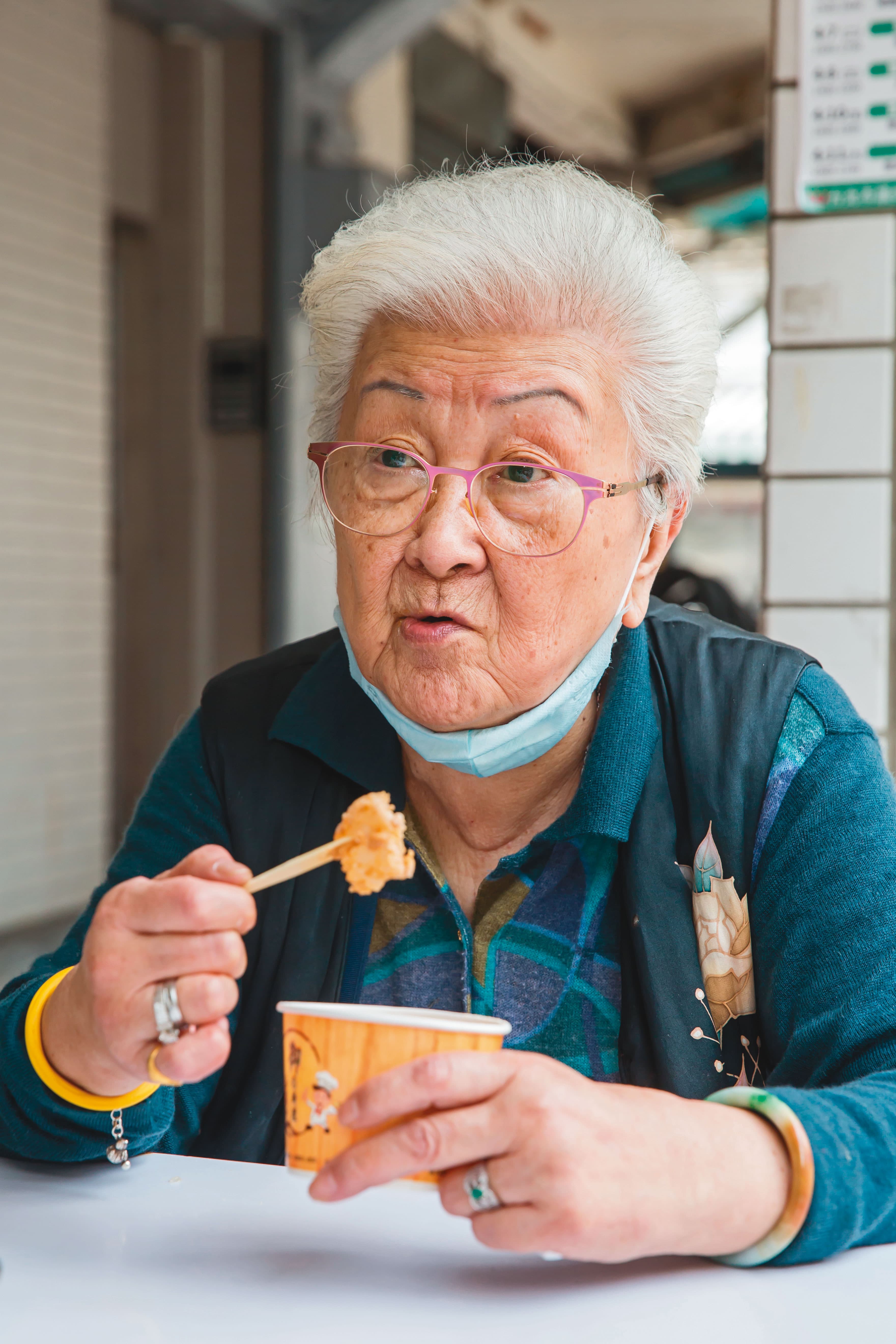 黃太太,83歲,萬華人。