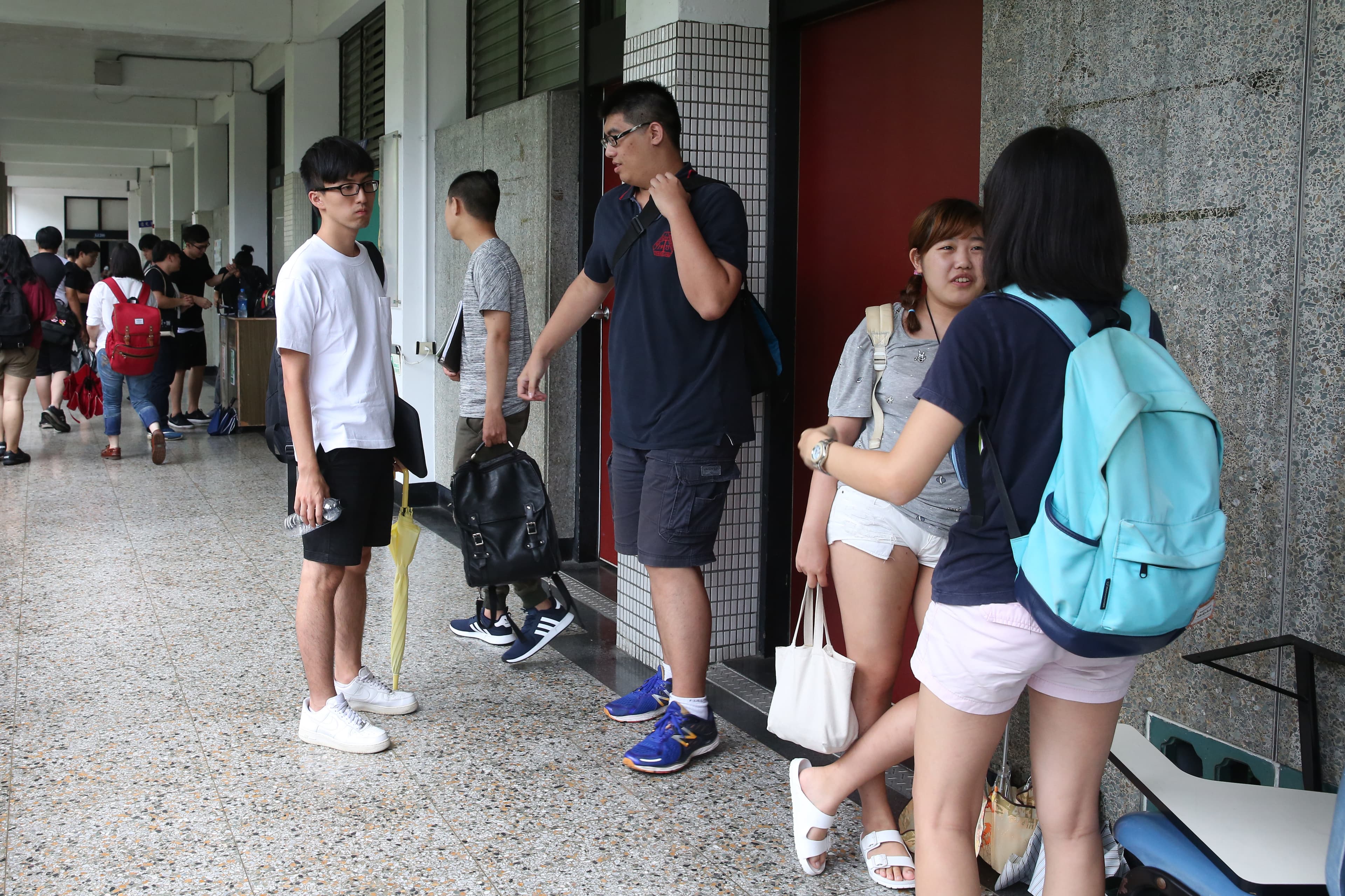 申報教育學費特別扣除額，僅適用就讀大專以上受扶養子女。