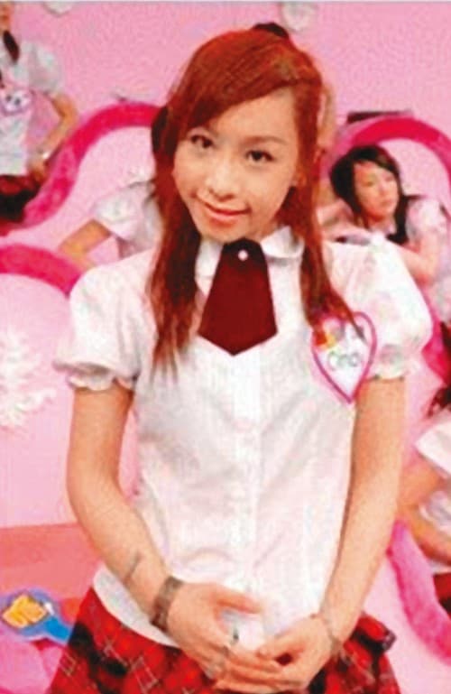 星野優曾以藝名Cindy成為黑澀會第一代美眉,不過當時青澀模樣與現在有落差。(翻攝自衛視)