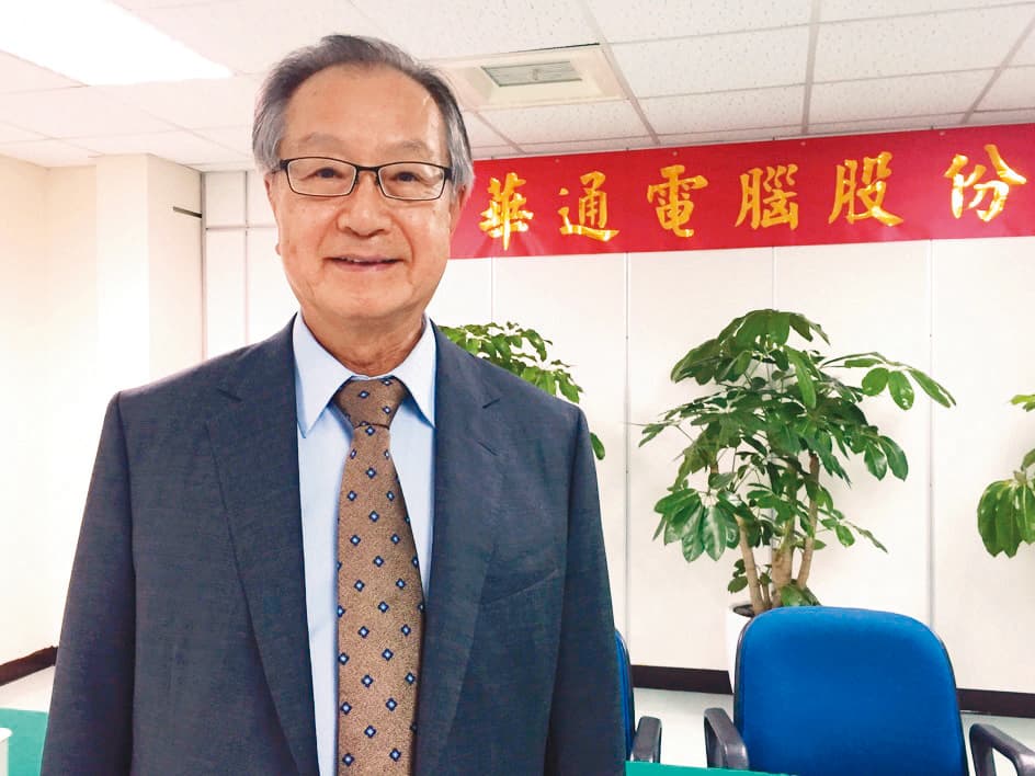 吳健白手起家創業,成立華通電腦,在業界作風低調,多年前將名下近3萬餘張股票轉讓給兒女,家族持股比例極高。