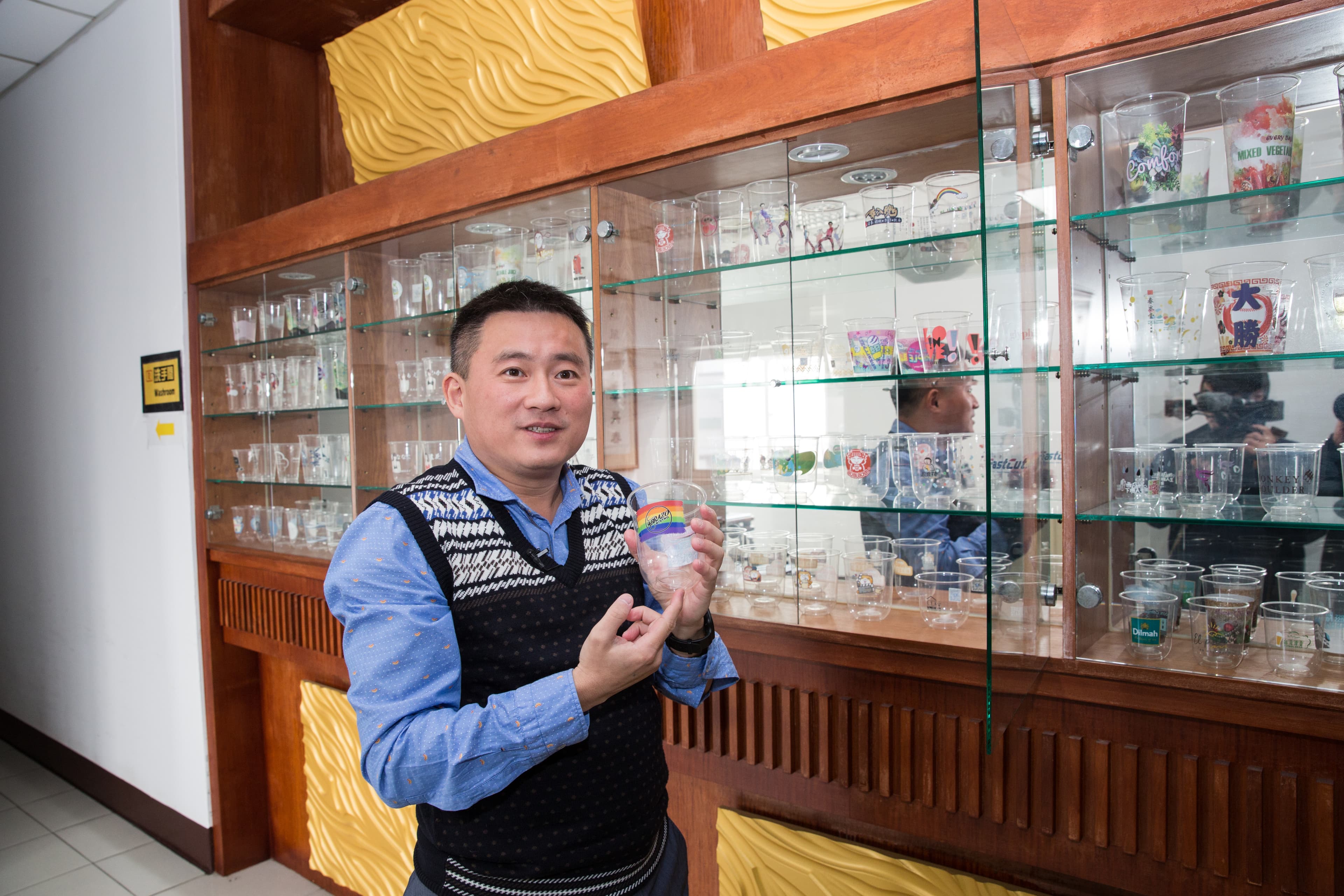 瑞興工業位於桃園龜山一帶，位置靠近新北市林口老街，潘威志有時就會到林口老街打打牙祭。