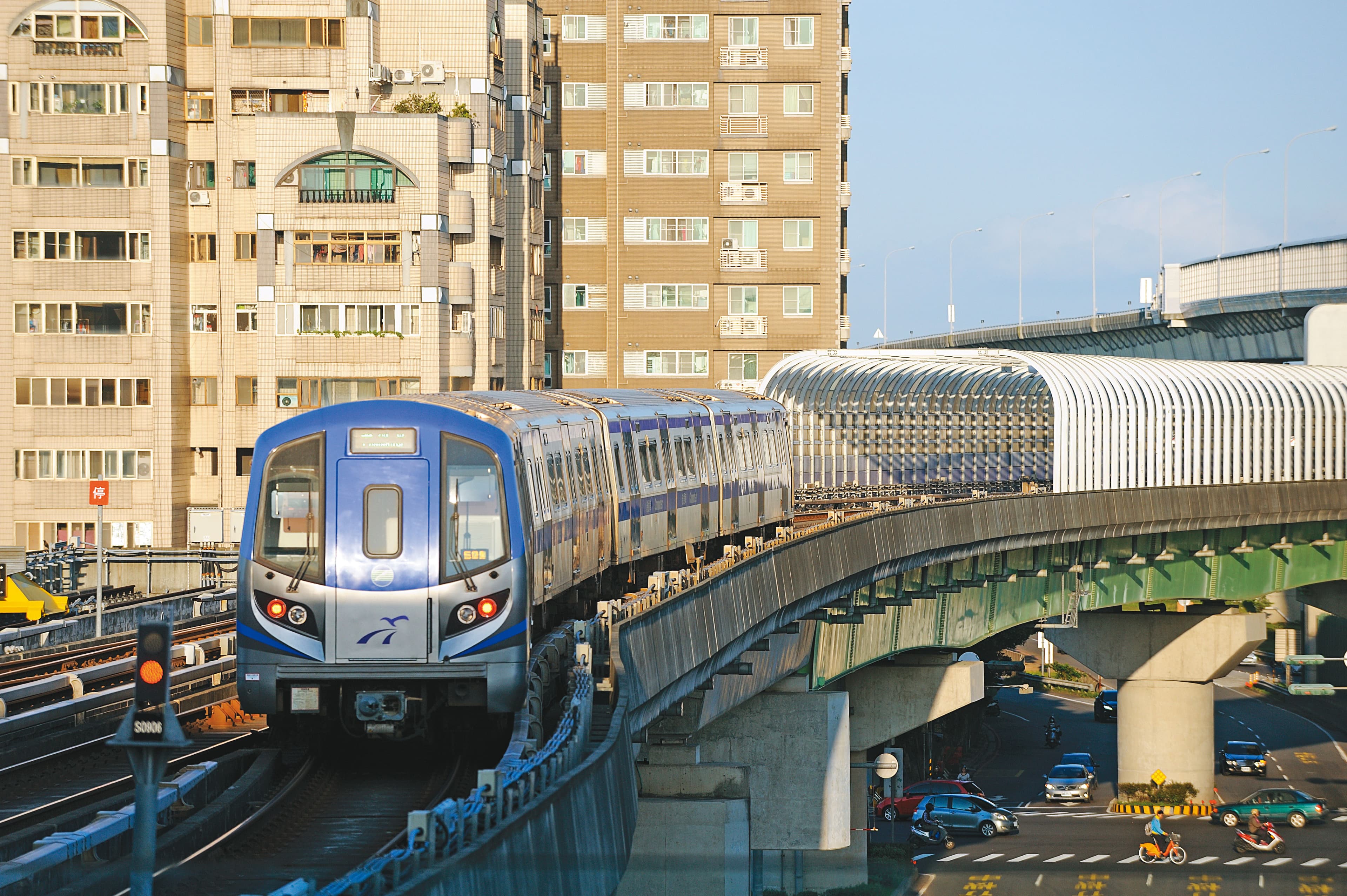 青埔特區不僅坐擁高鐵站點,區內更橫跨3個機捷站,通勤機能強。
