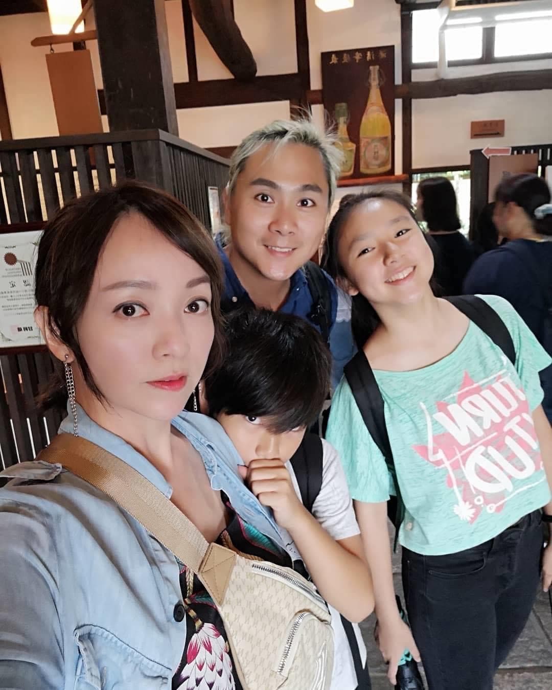 季芹與王仁甫婚後生有一子一女,家庭幸福美滿。(翻攝自王仁甫和季芹之永遠的芹仁臉書)