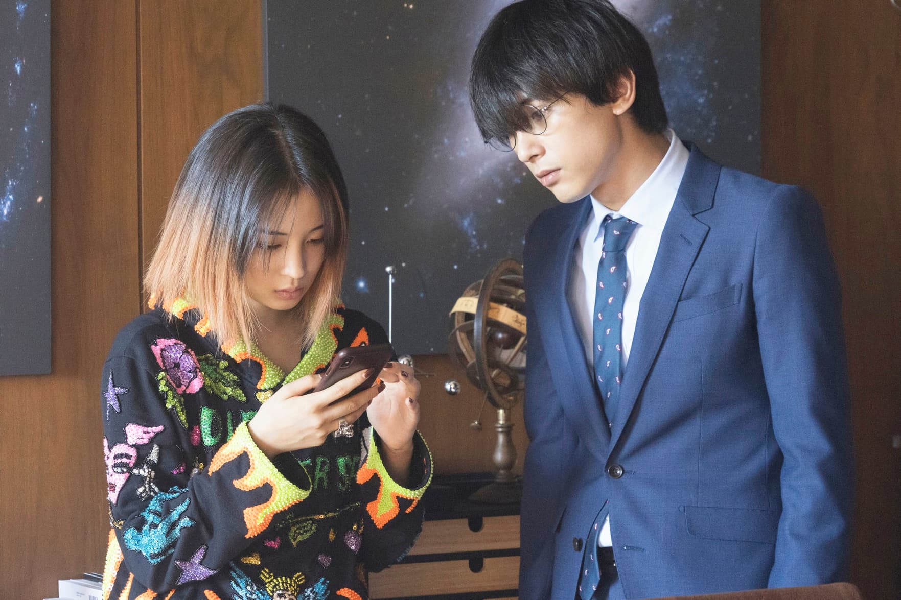 廣瀨鈴與「幽靈社員」吉澤亮的互動頗為生動好笑。(双喜電影提供)