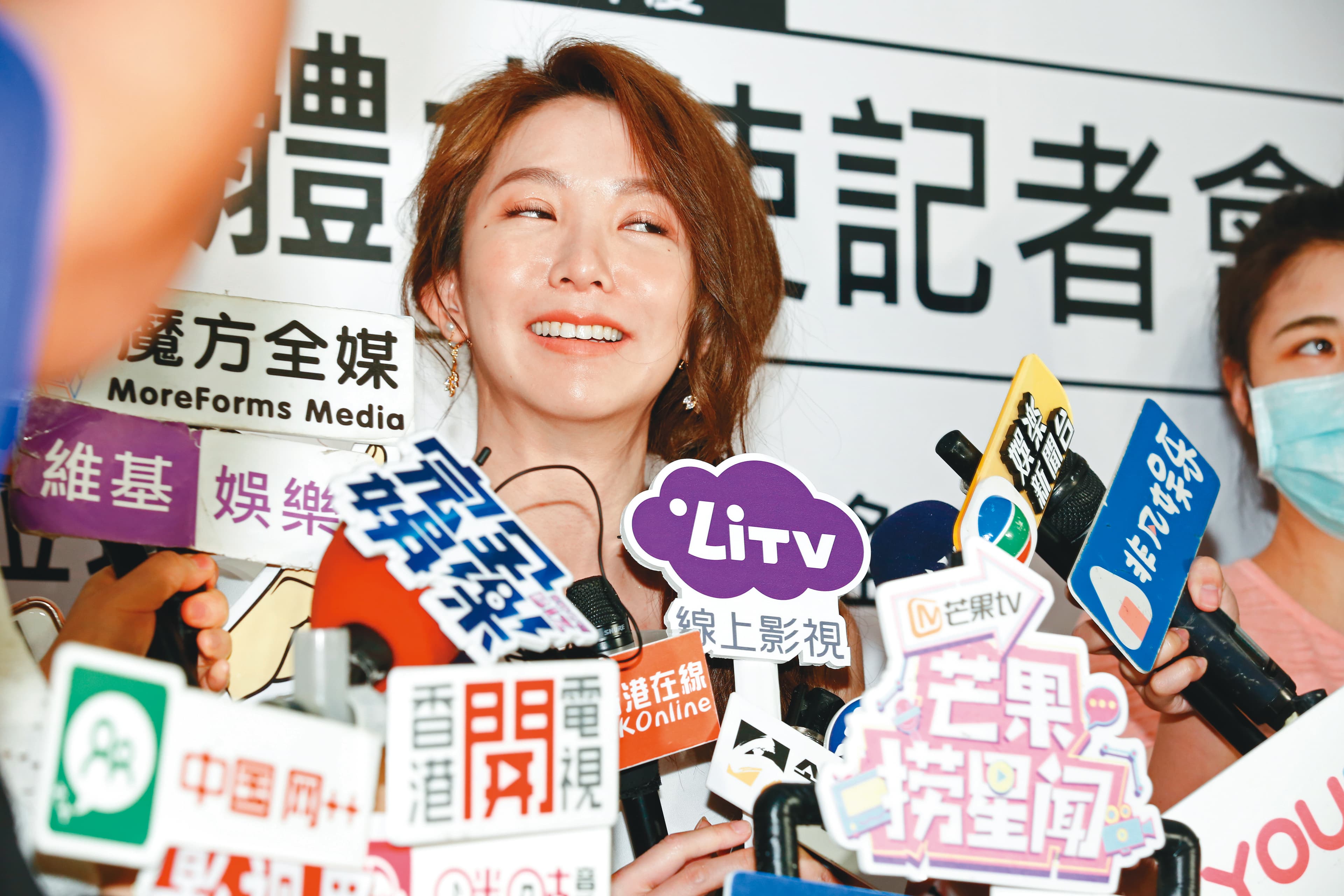 郭書瑤自認過去「白目難相處」,如今她出席活動也身體力行。
