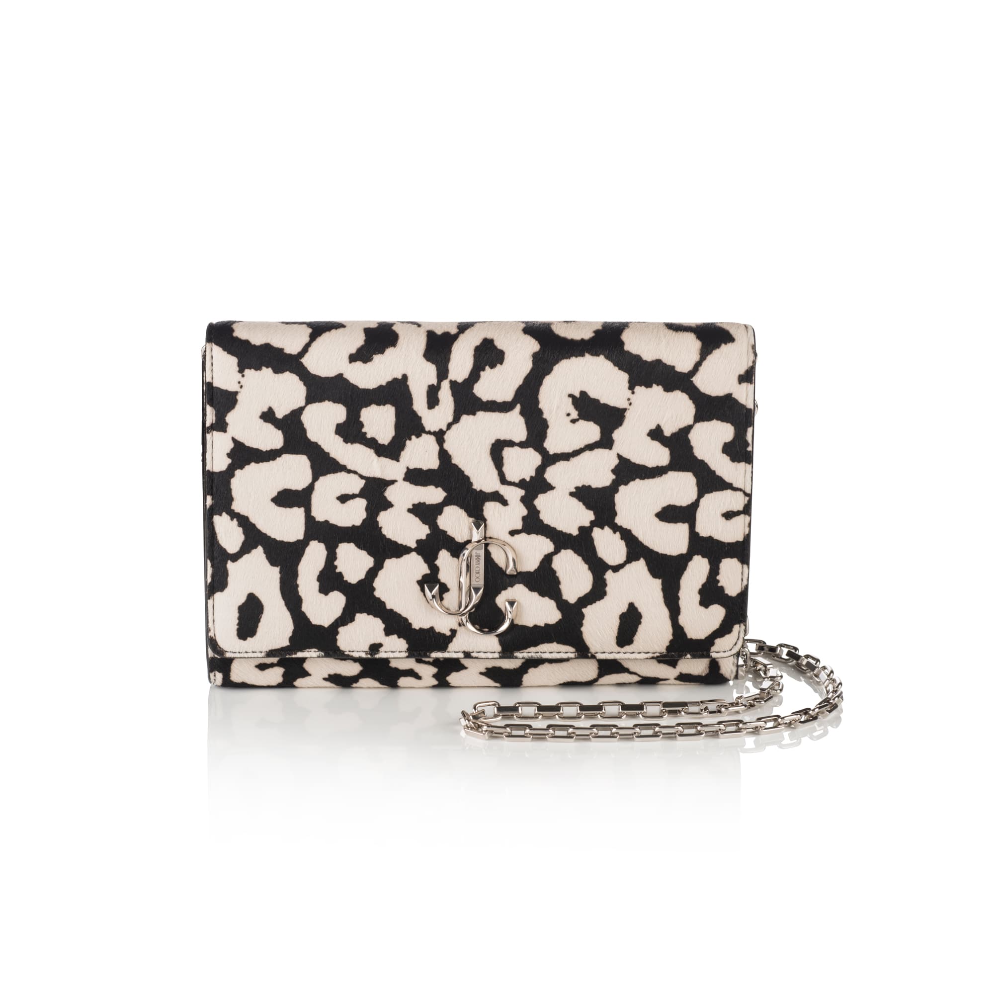 黑白豹紋VARENNE手拿包 NT$50,800 JIMMY CHOO。(JIMMY CHOO提供)