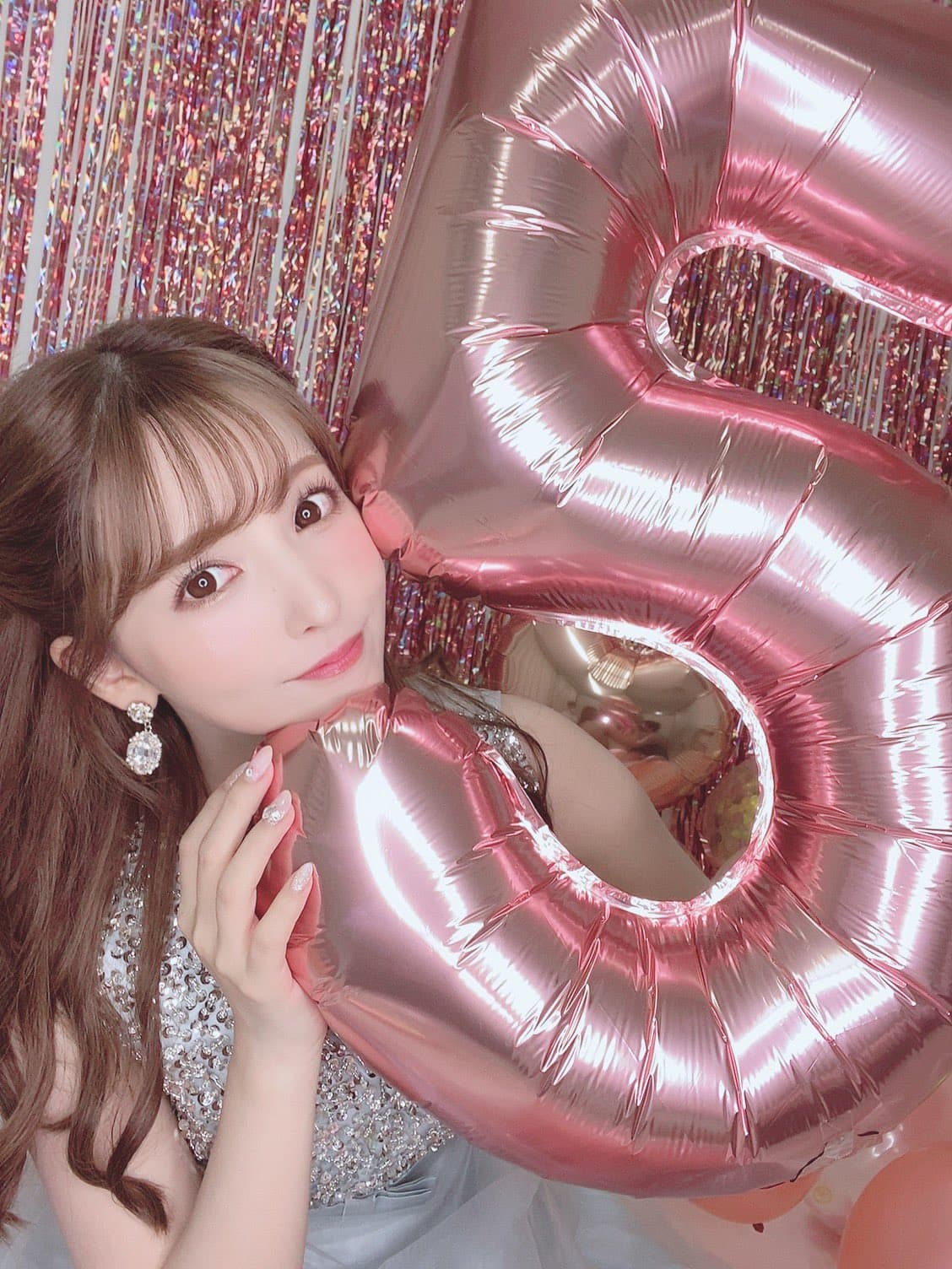 三上悠亞上月底慶祝從AV出道5週年。(翻攝三上悠亞推特)