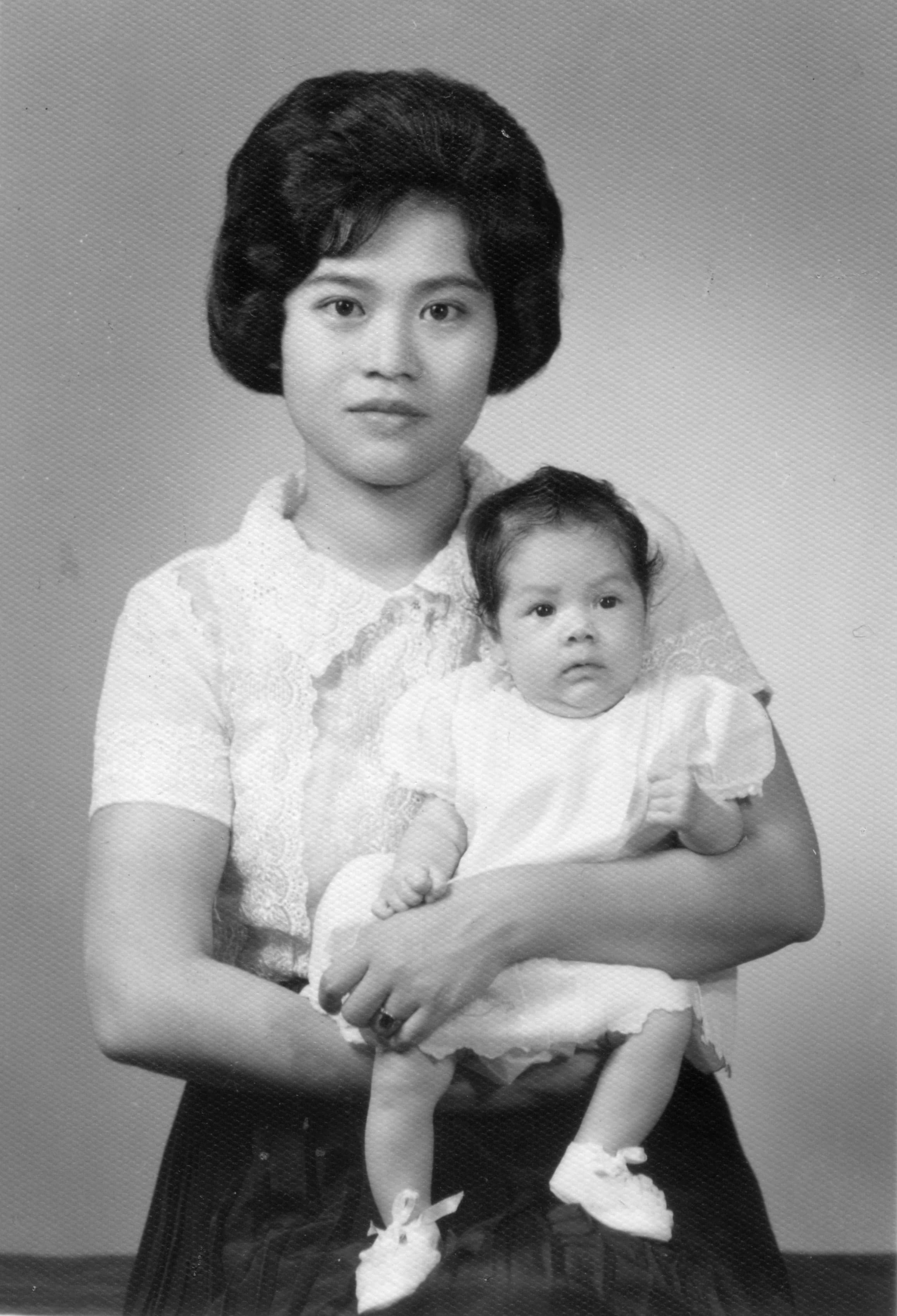 在美軍駐台的時代下,誕生了約1千多名台美混血兒,賴佩霞一出生就沒有父親,母女倆關係緊密卻又充滿矛盾。(賴佩霞提供)