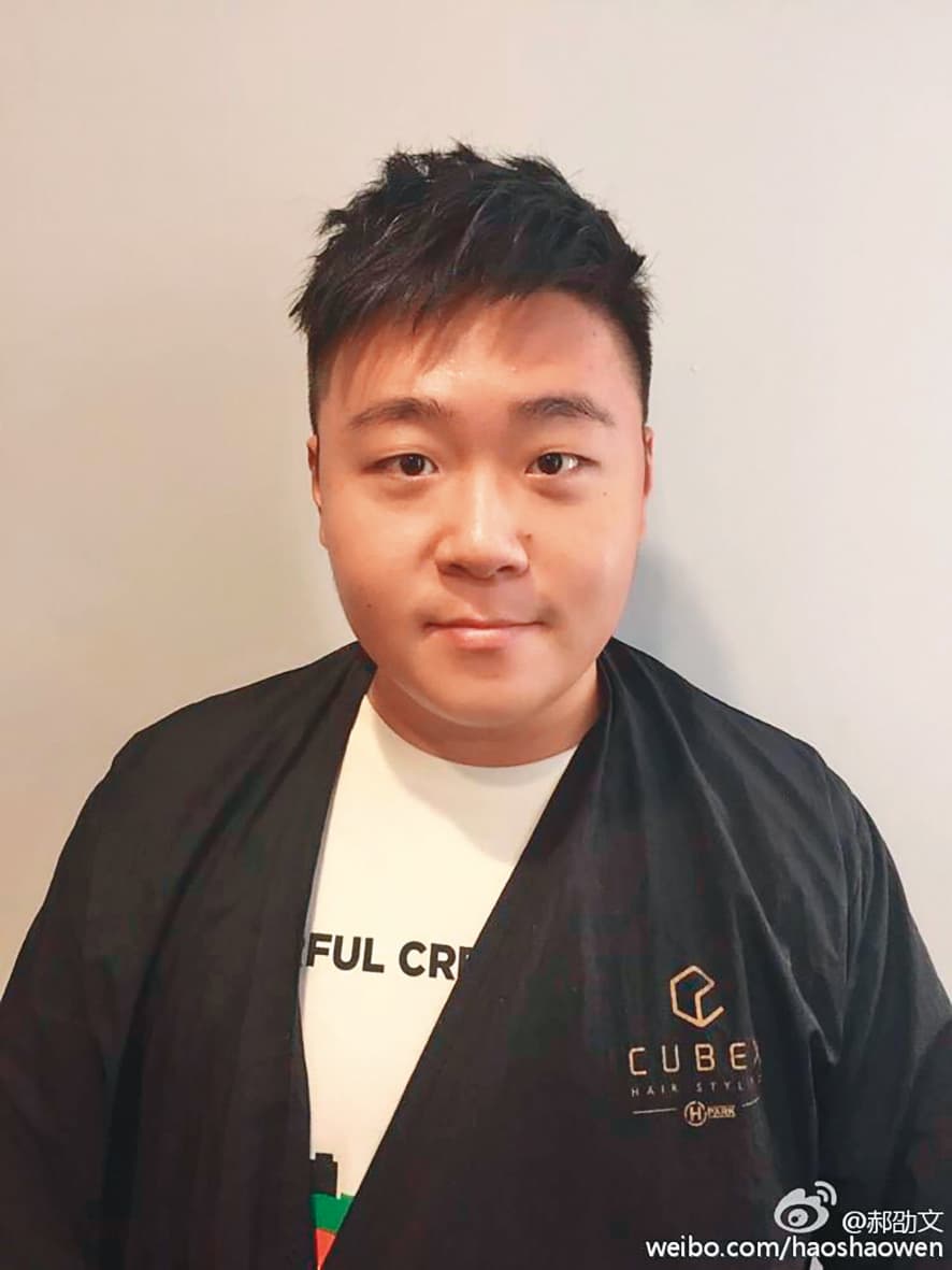 郝劭文曾表示沒正式交過女朋友,媽媽代為解釋可能對感情的事還沒開竅。(翻攝郝劭文臉書)