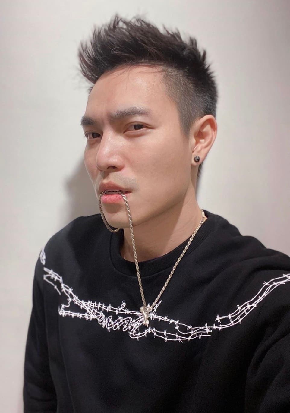 ECHO雖然與李千那分手,但依舊護著舊愛。(翻攝自ECHO李昶俊IG)