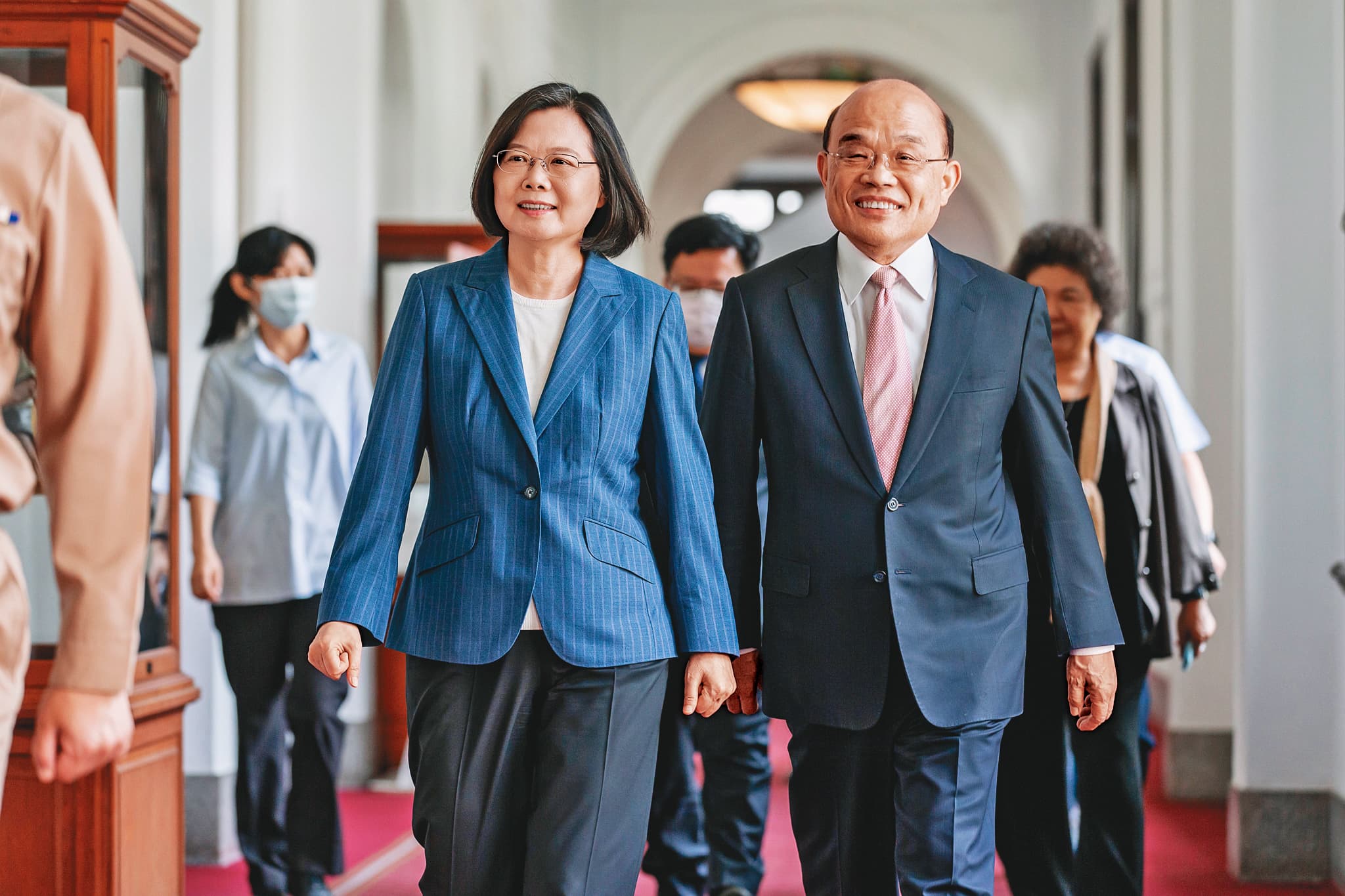 行政院長蘇貞昌對財政部下達指令,彰銀改選一席都不能讓。(總統府提供)